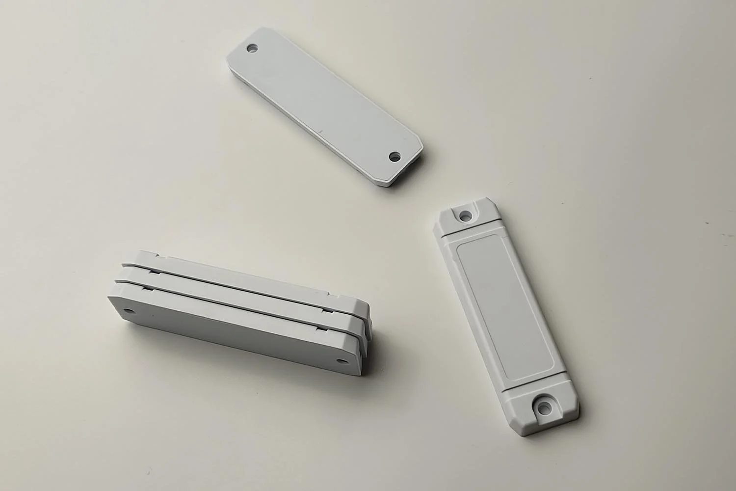 برچسب های ABS RFID و NFC محصور شده است
