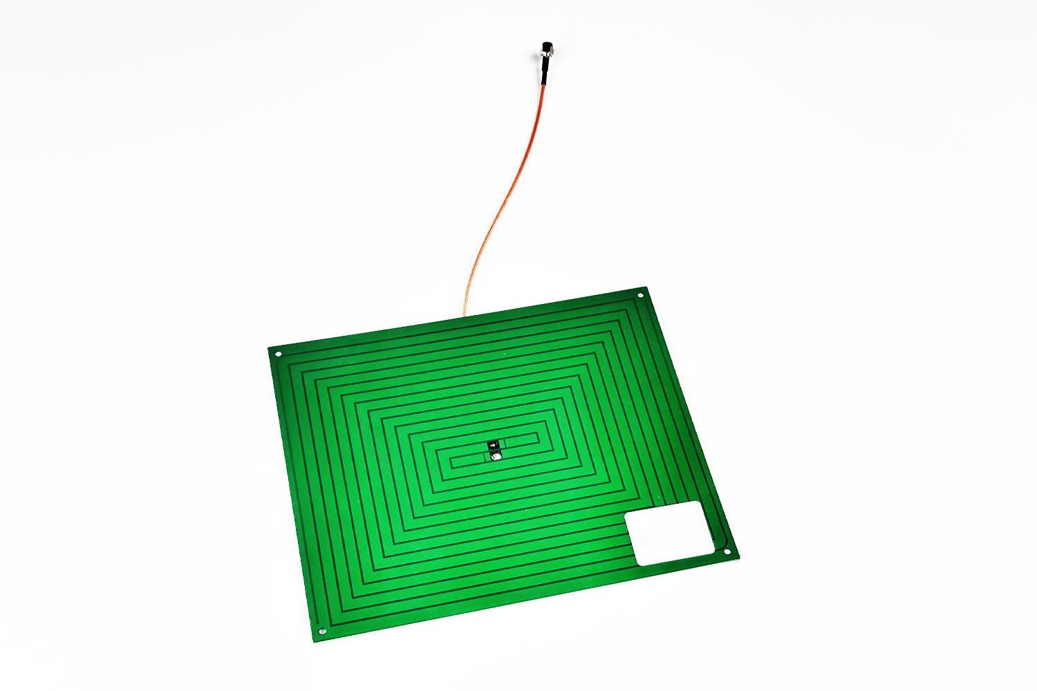 Ant327 - 3 Dbi UHF Smart Kabinet Anteni - 93  x 75 Derece -210x170x1 Mm - Ntf Connector