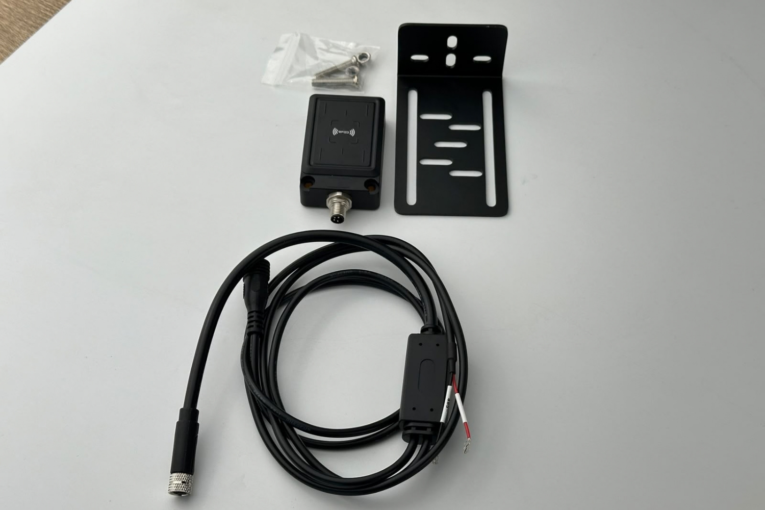 RFGATE RGI64 Endüstriyel UHF RFID Okuyucu