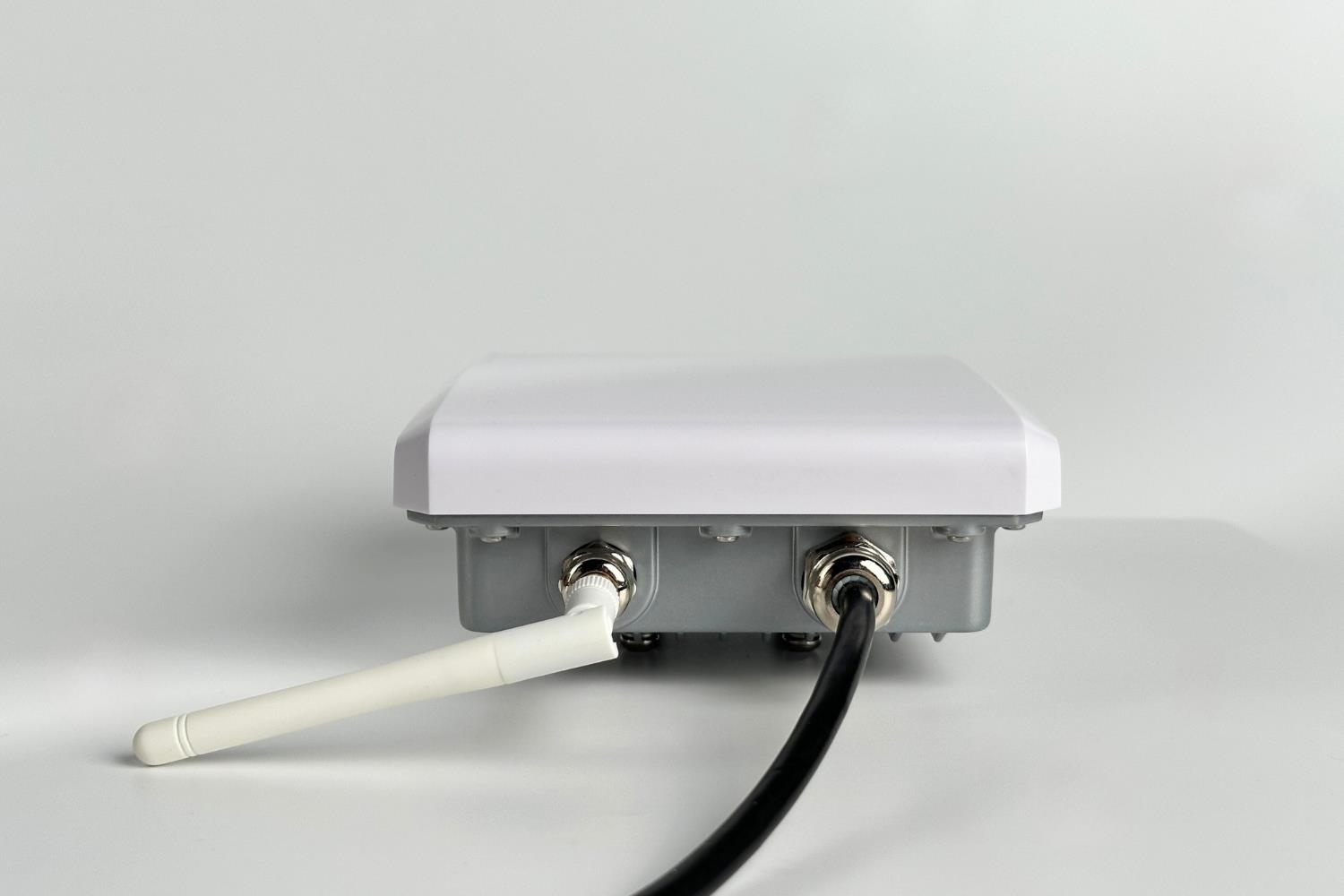 RFGATE RGR609B Yüksek Performanslı UHF RFID Entegre Okuyucu