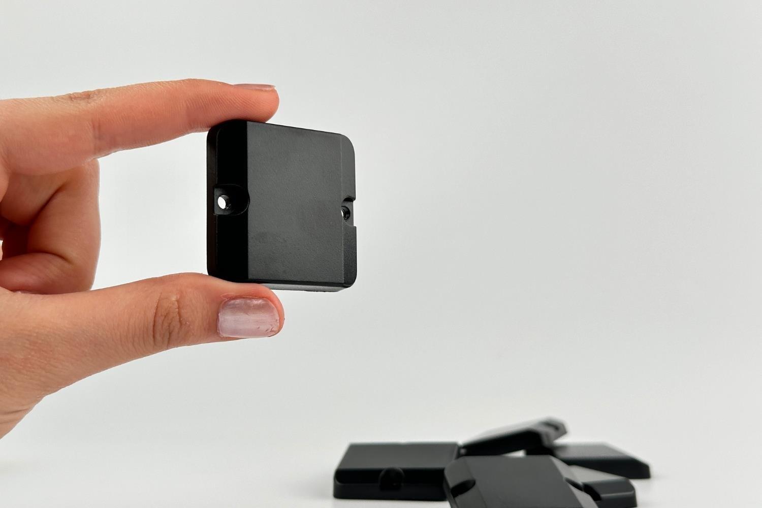 UHF ABS Sert Etiket – T0090 Ucode 8 Epoxy Dolgulu (42x42 mm)