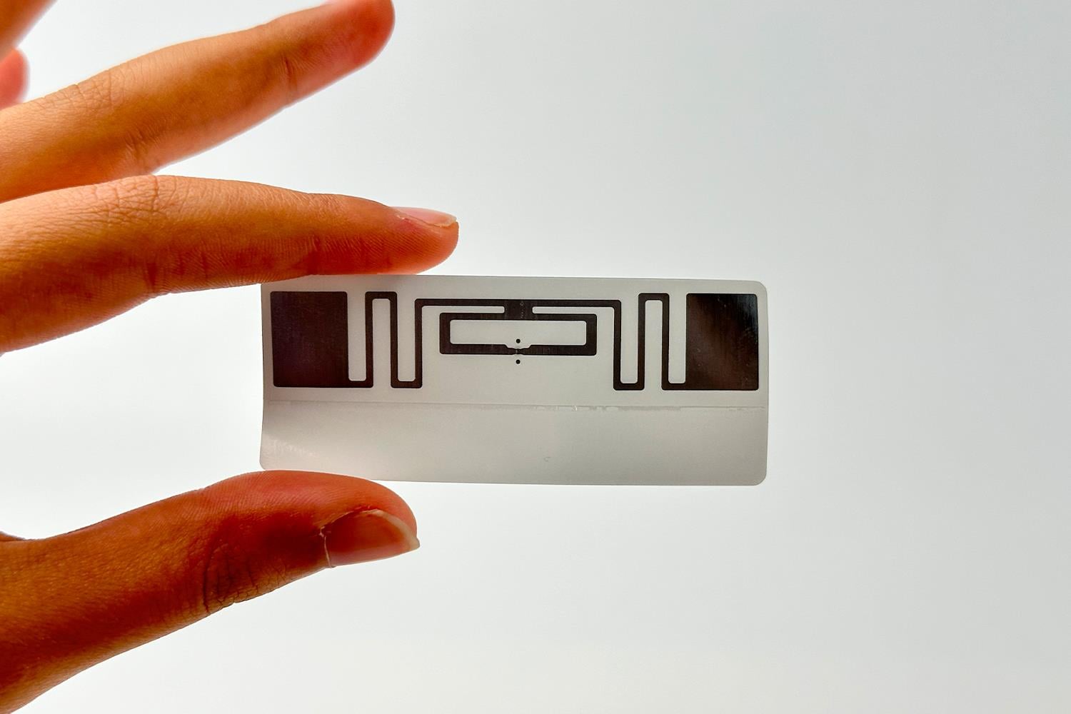 UHF RFID LABEL tag 332823-A M730 73*30 Mm