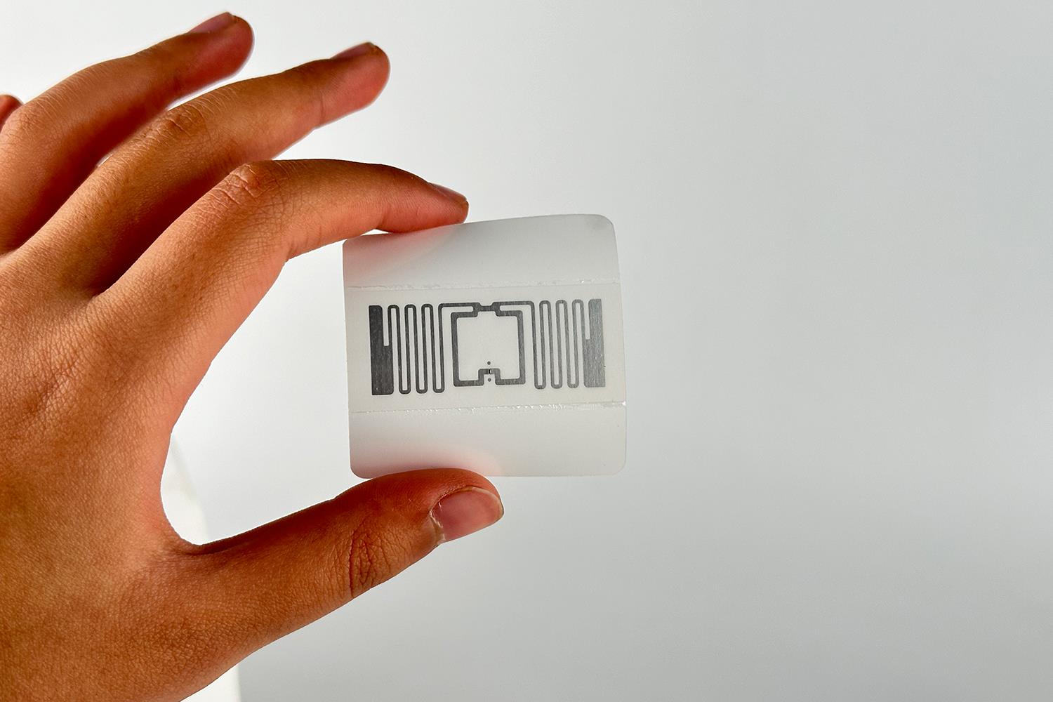 UHF RFID U9 50x50 mm Güçlü Yapışkanlı Dayanıklı Etiket