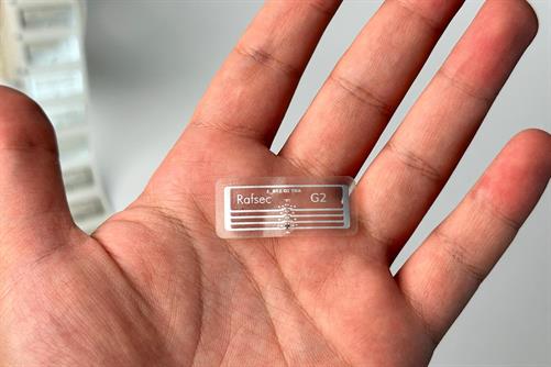 Şeffaf RFID Etiketleri ile Tekstil ve Moda Sektörü