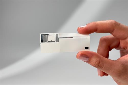 UHF RFID 66x26 mm RFID Takı Etiketi