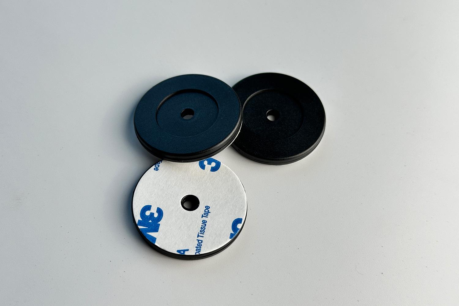 Delikli LF Sert ABS Token 3M Yapışkanlı 35mm Dia