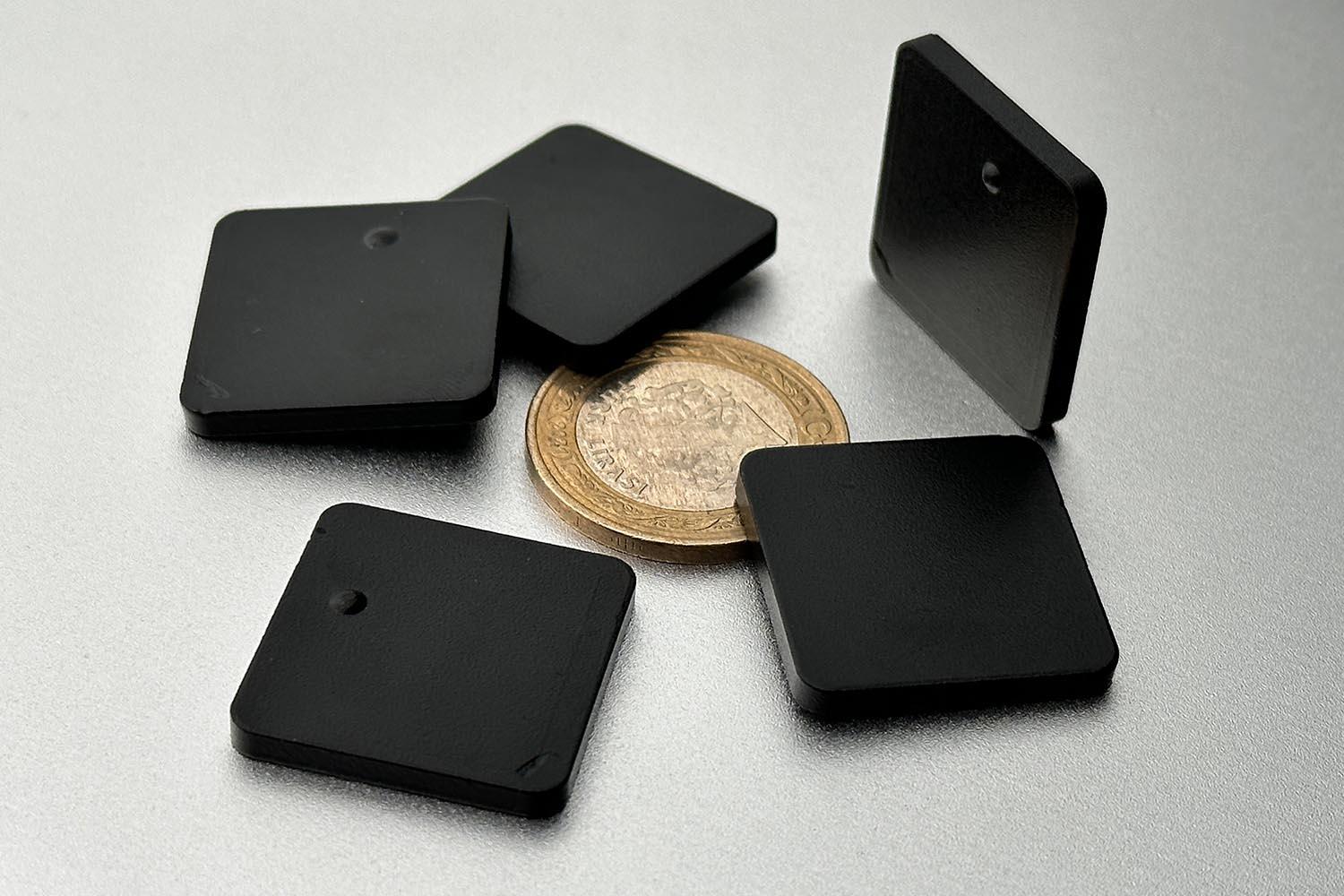 Lojistikte Seramik RFID Etiket 25x25x3mm