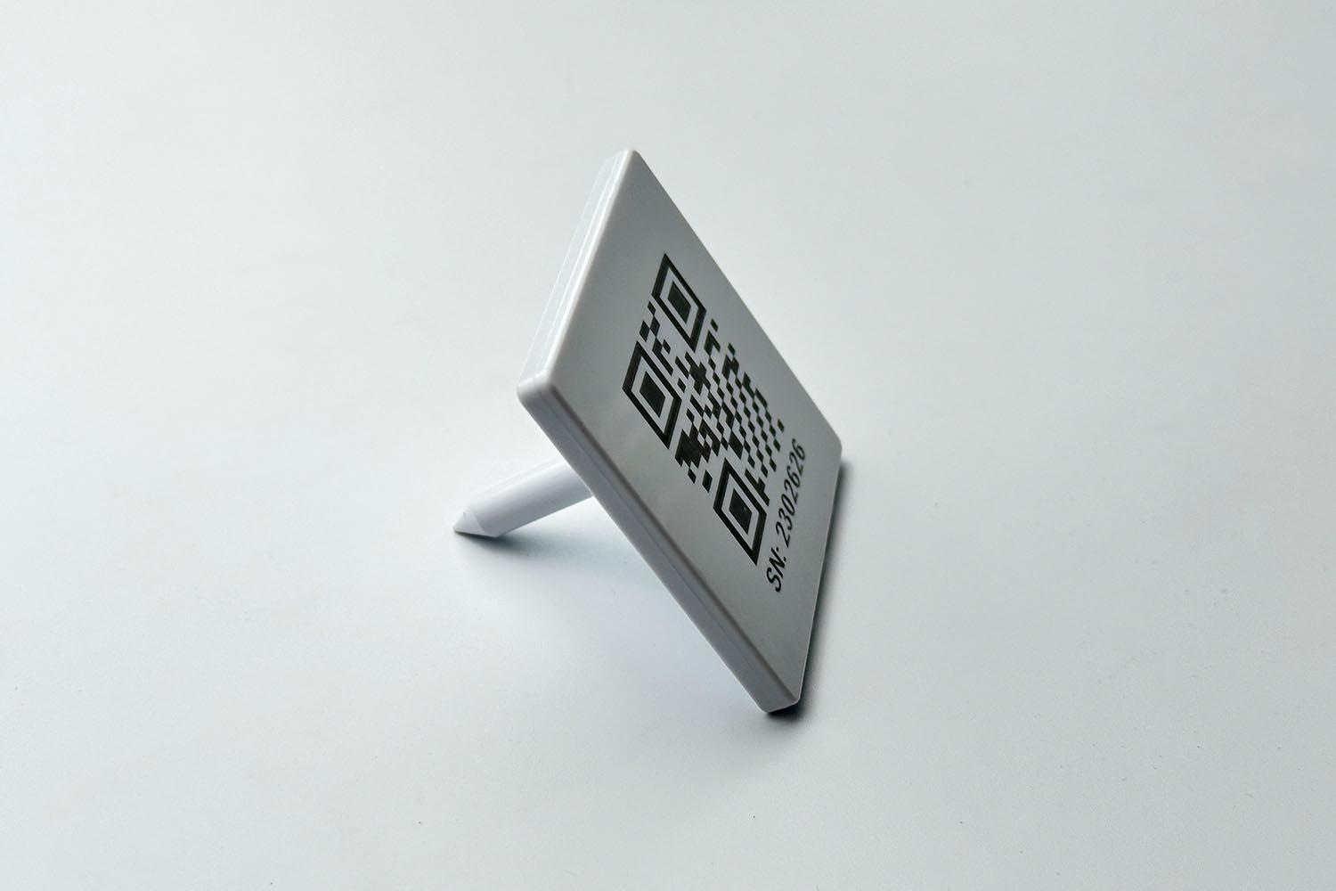 QR Kodu Baskılı Çivili Mühür Etiketi