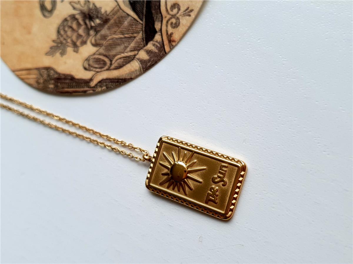 The Sun Çelik Gold Madalyon Kolye
