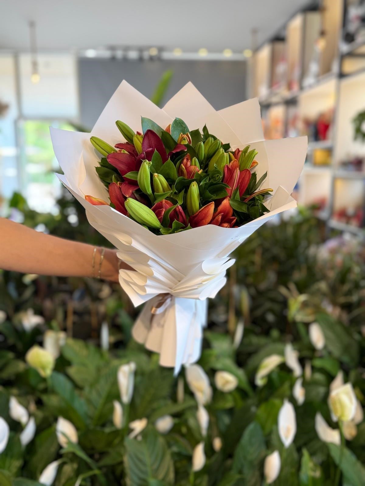 Karışık Renkli Lilyum Buketi Beyaz Paket