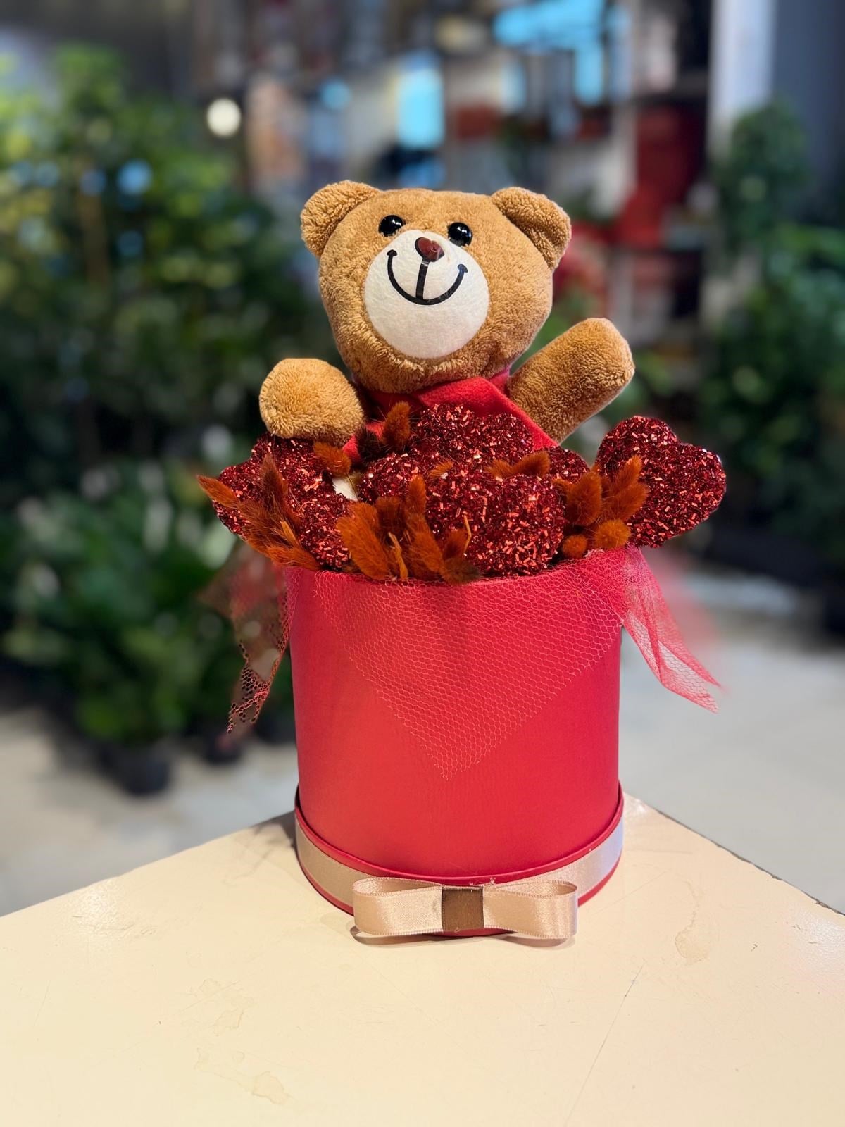 Kırmızı Kutu İçerisinde Peluş Ayıcık