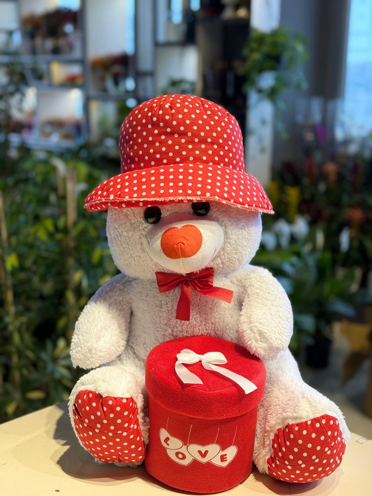 Love Yazılı Kutu Tutan Peluş Ayıcık