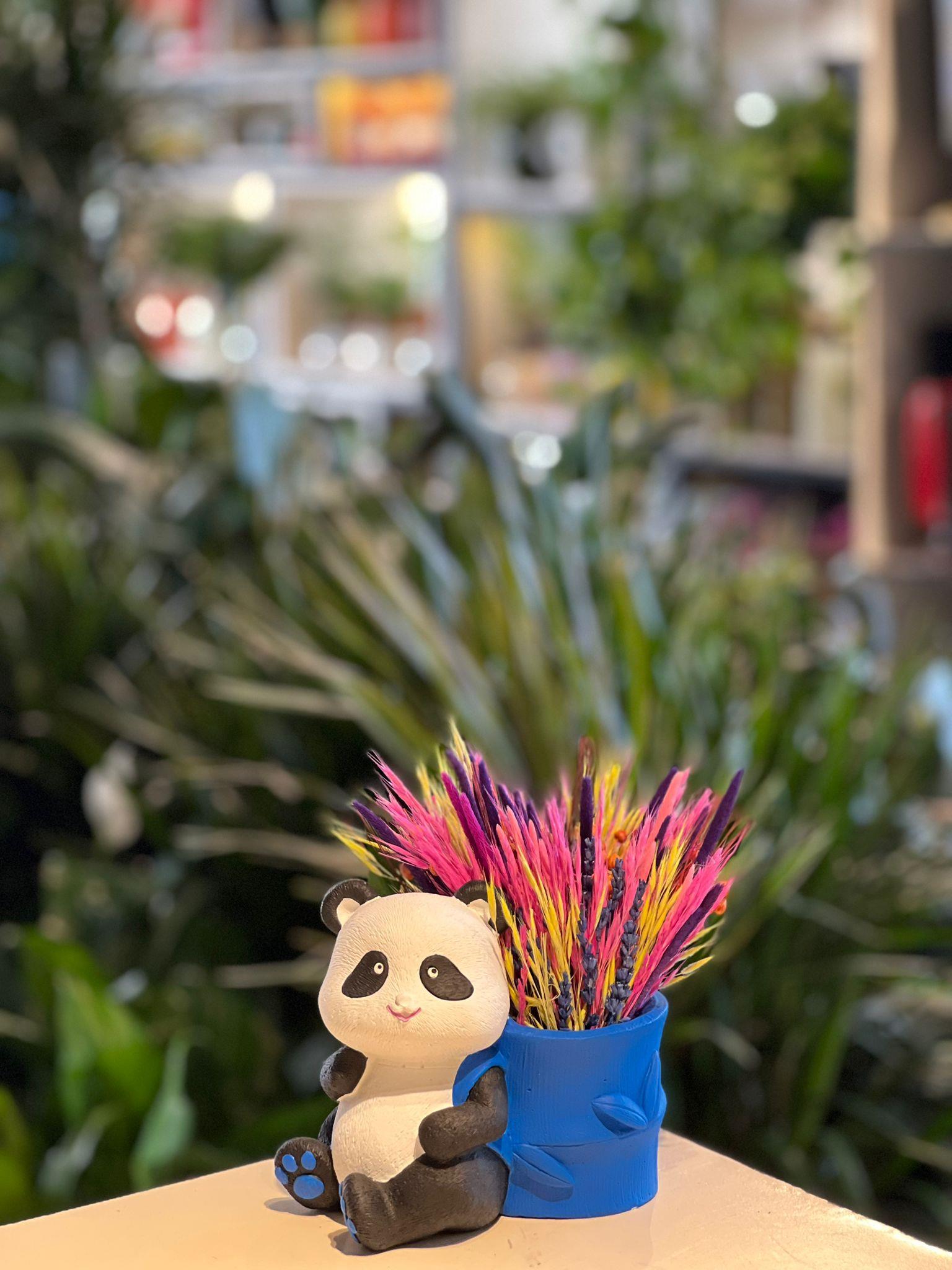 Mavi Çantalı Siyah Beyaz Panda Seramik Kuru Çiçek