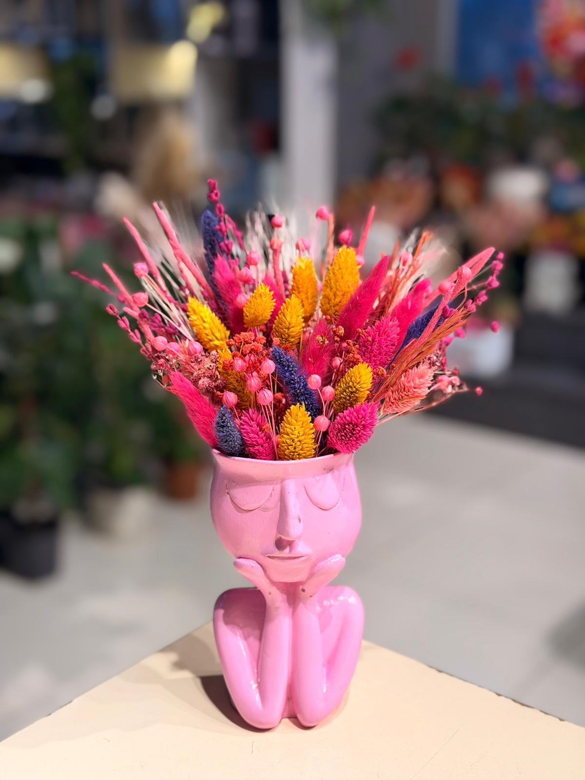 Pembe Düşünen Adam Seramik Kuru Çiçek