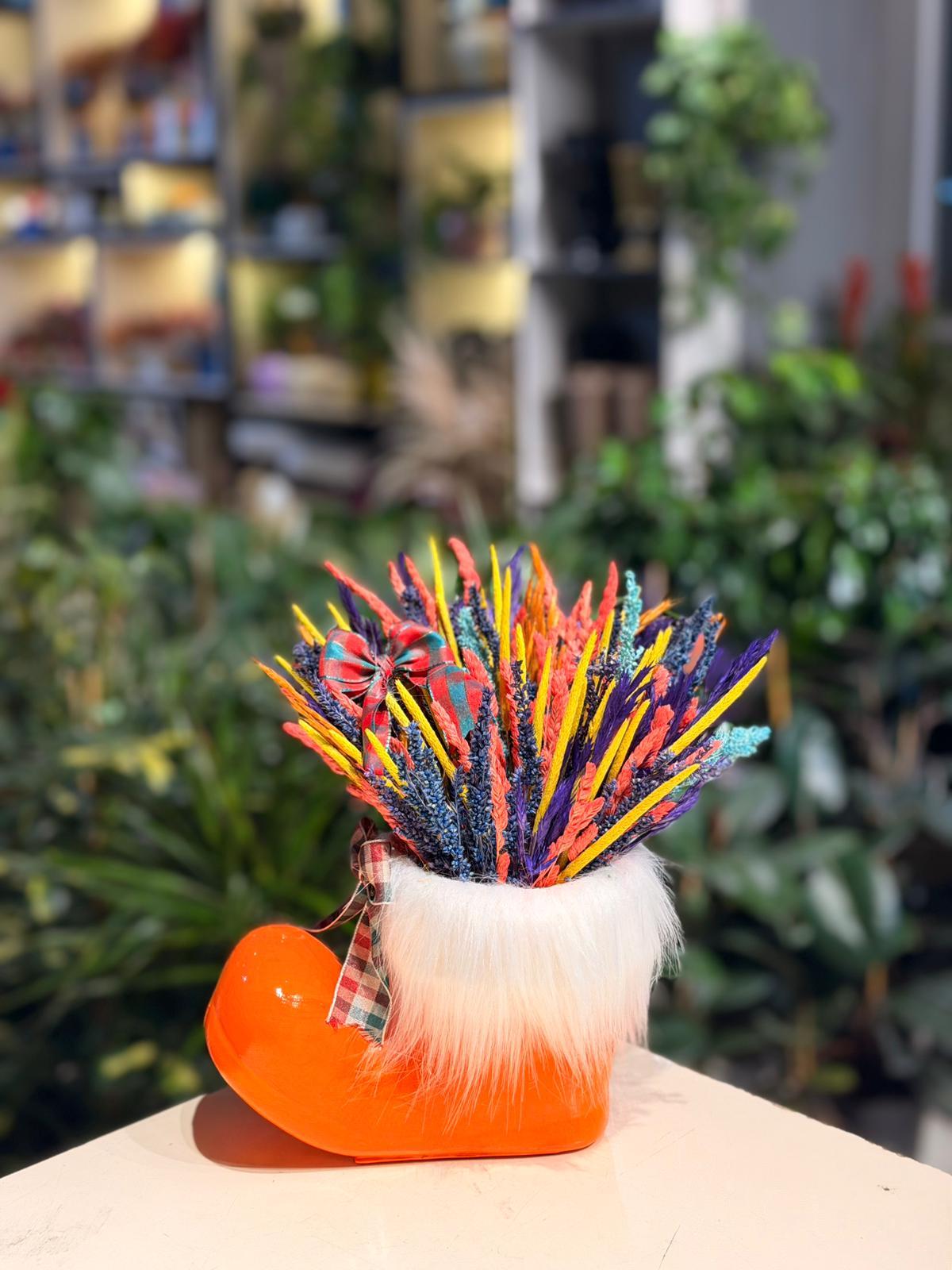 Turuncu Çizme Seramik Kuru Çiçek Kurdele Detaylı