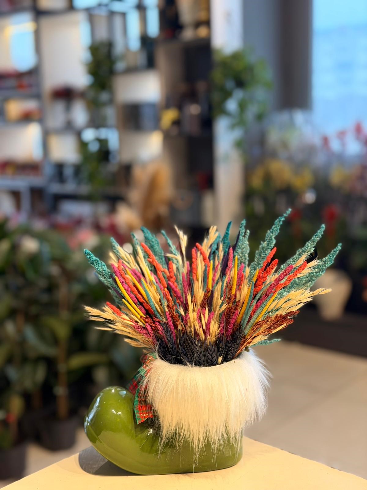 Yeşil Çizme Seramik Açık Mavi Kuru Çiçek Aranjmanı