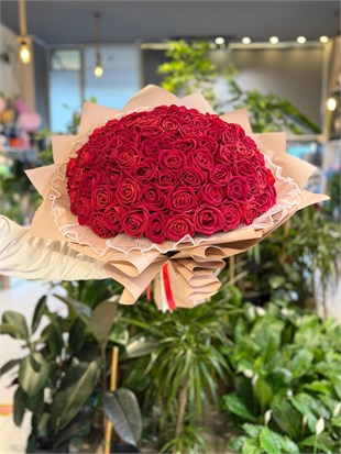 99 Adet Yapay Kırmızı Gül Buketi Kahverengi Paket