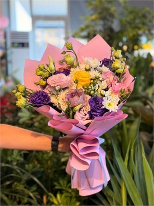 Lisyantus Renkli Gül Buketi Pembe Paket