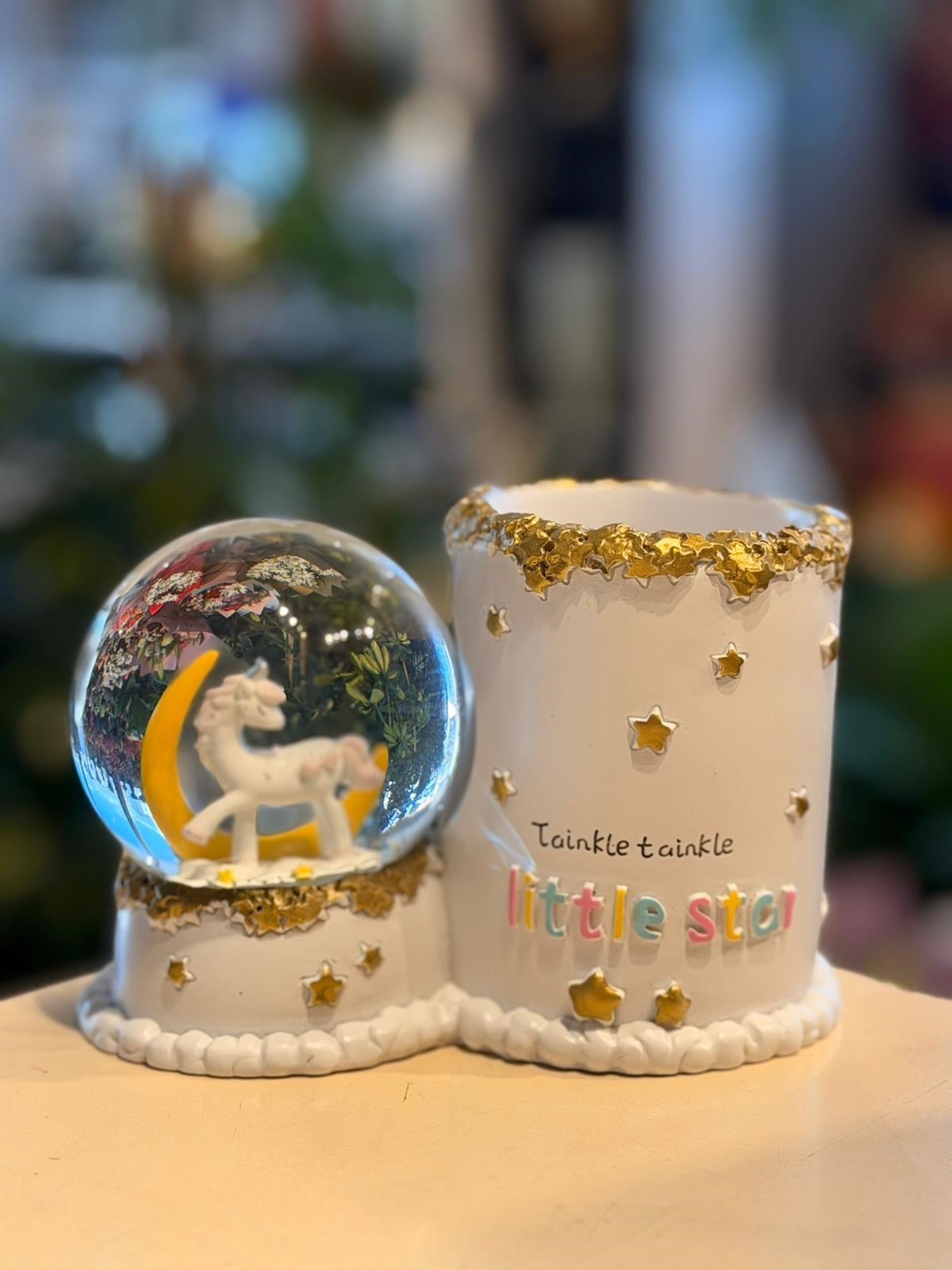 Beyaz Little Star Yazılı Kalemlikli Kar Küresi