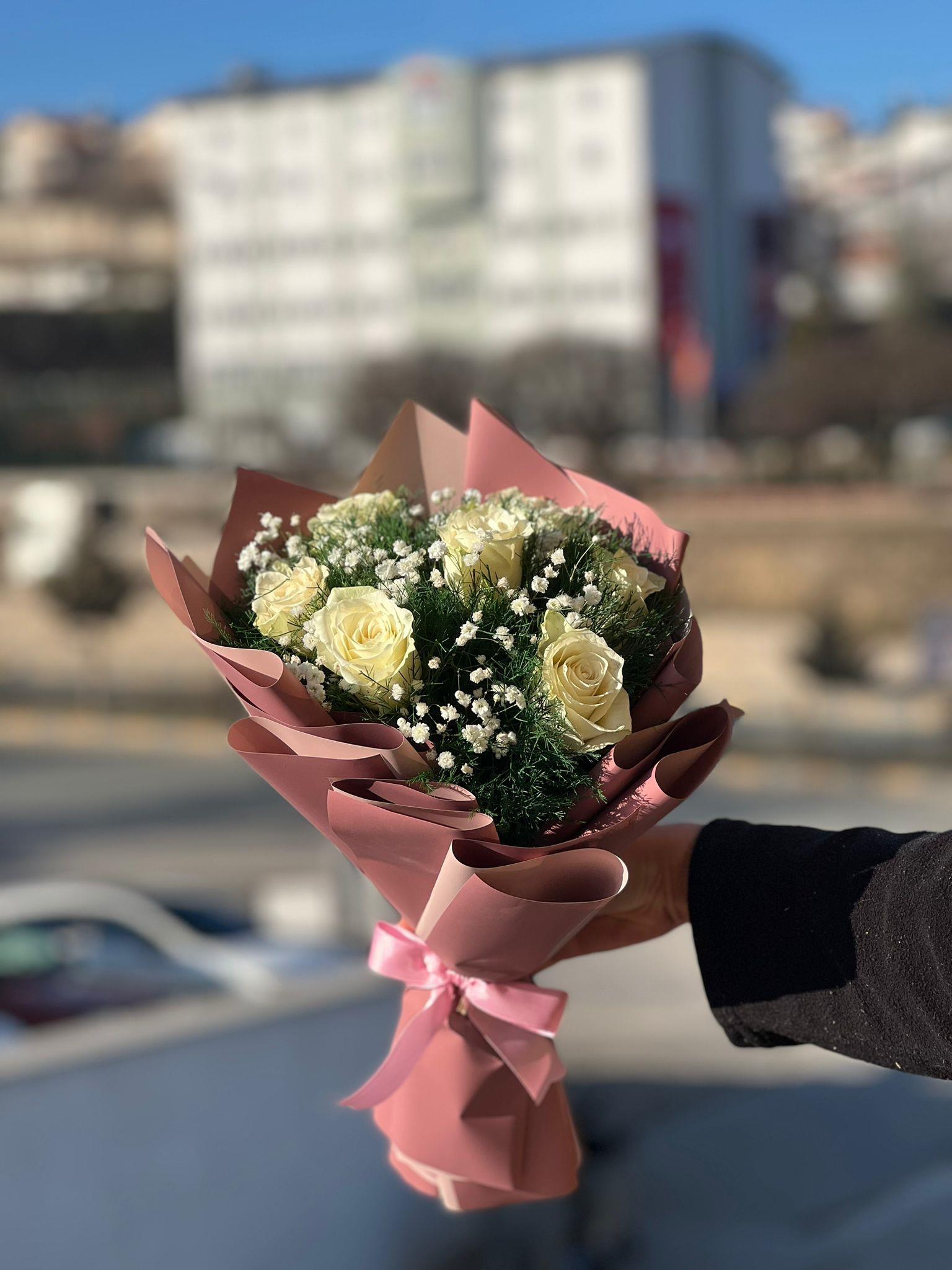 İthal Beyaz Gül Buketi 7 Adet