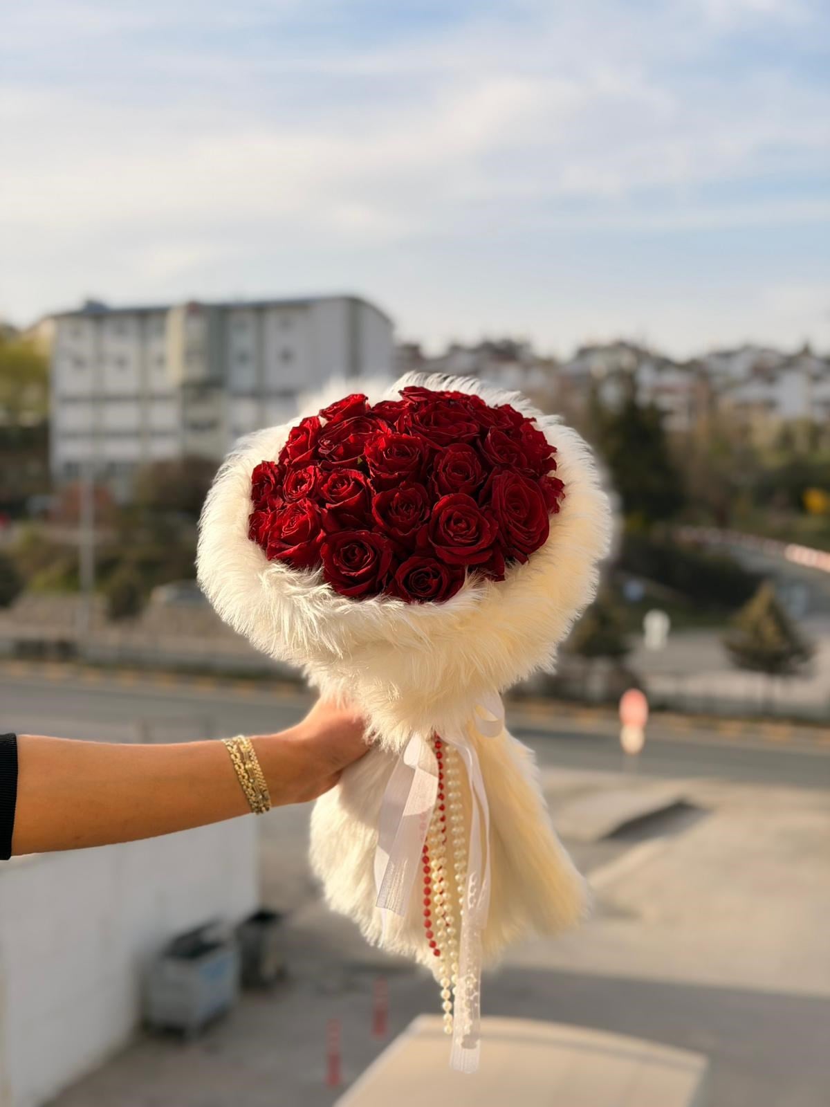 İthal Kırmızı Gül Buketi 26 Adet