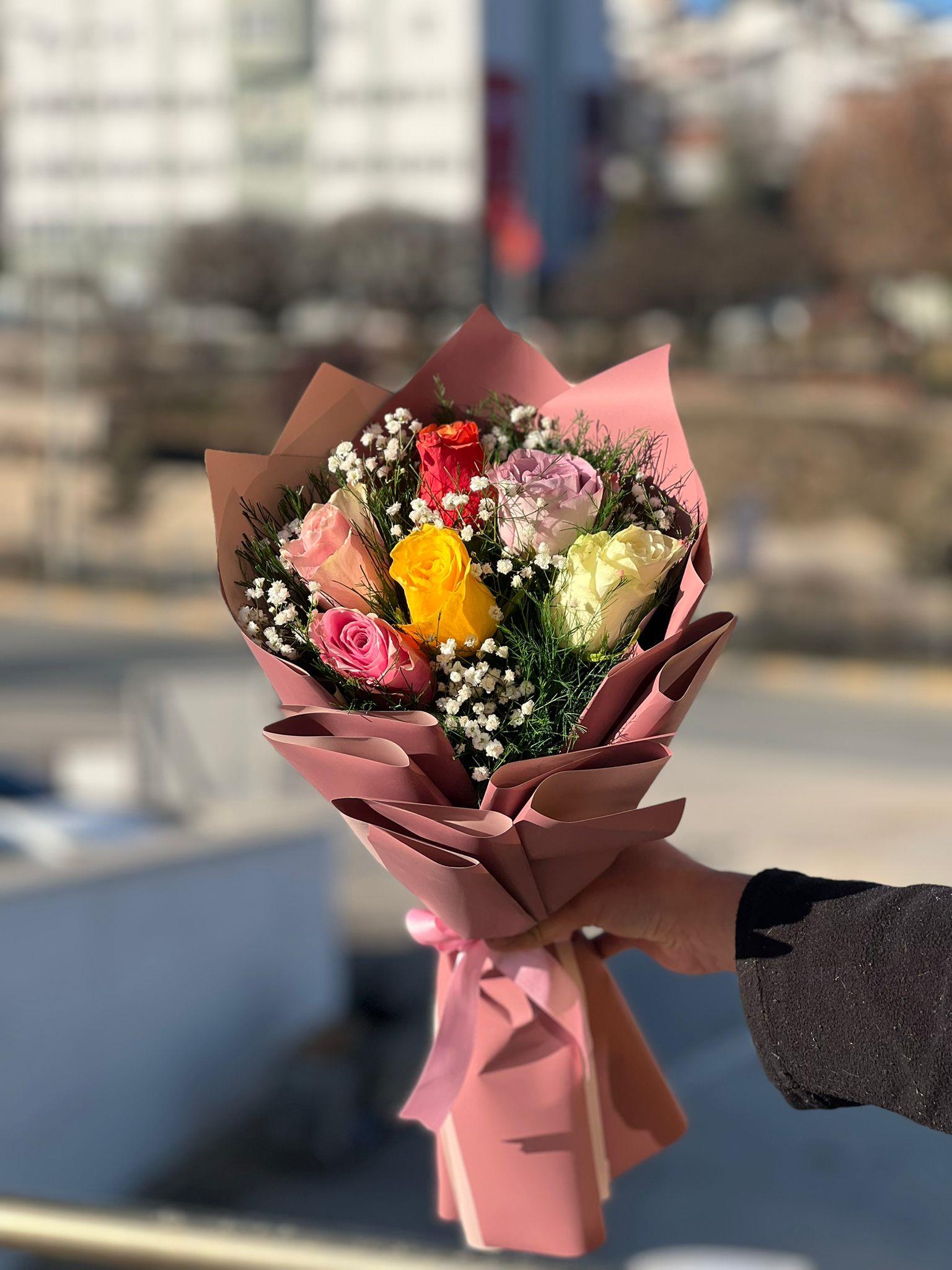 İthal Renkli Gül Buketi 6 Adet