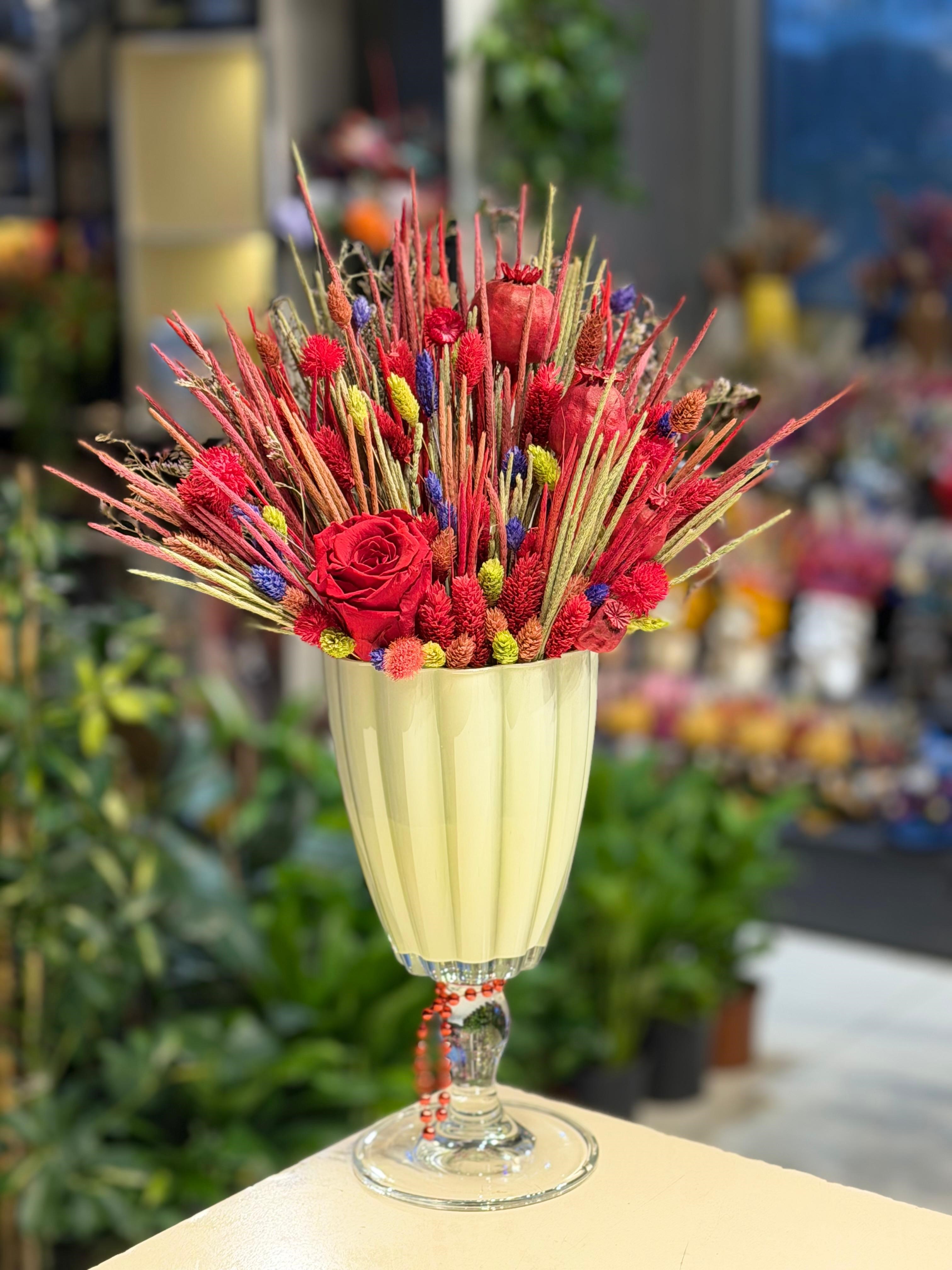 İthal Şoklanmış Kırmızı Gül Kuru Çiçek Aranjmanı