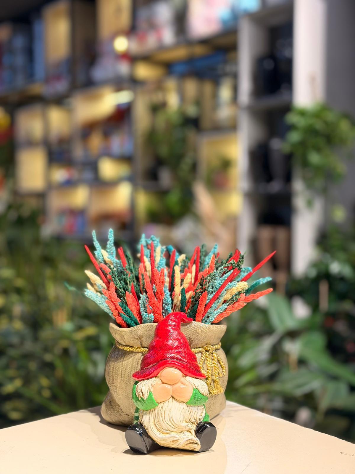 Kırmızı Şapkalı Cüce Seramik Mavi Kırmızı Kuru Çiçek