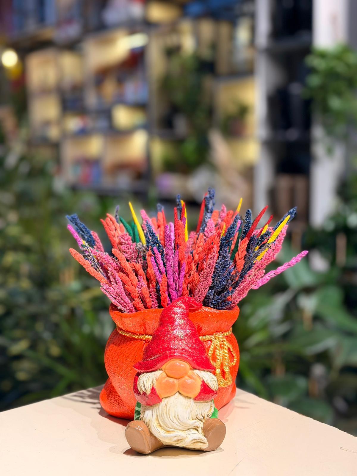 Kırmızı Şapkalı Turuncu Cüce Seramik Kuru Çiçek