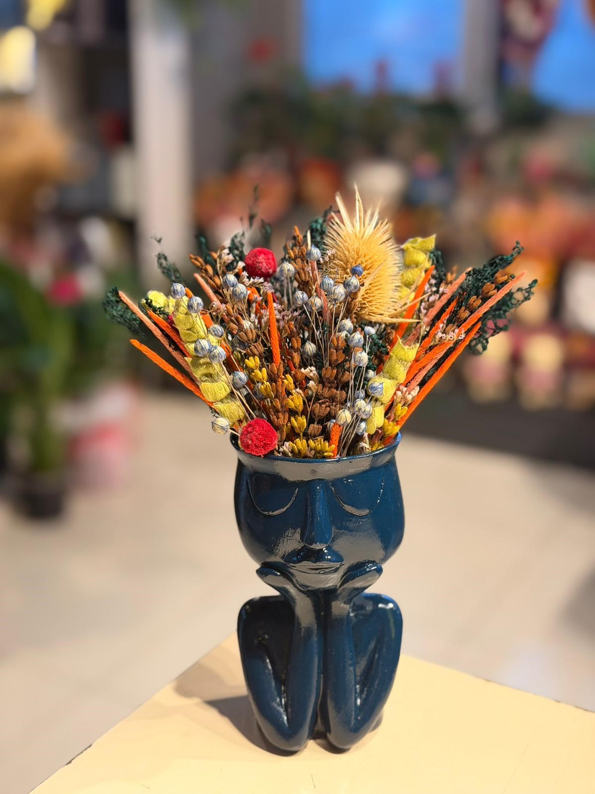 Lacivert Düşünen Adam Seramik Kuru Çiçek