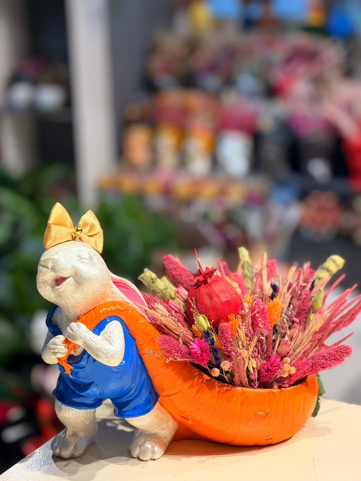 Mavi Elbiseli Tavşan Seramik Kuru Çiçek