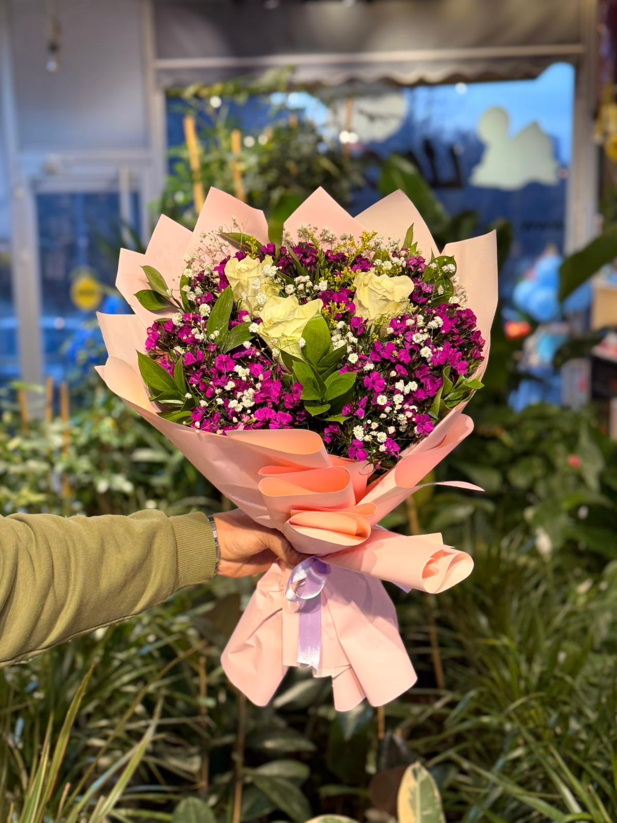 Mor hüsnü Yusuf Arası Beyaz Gül