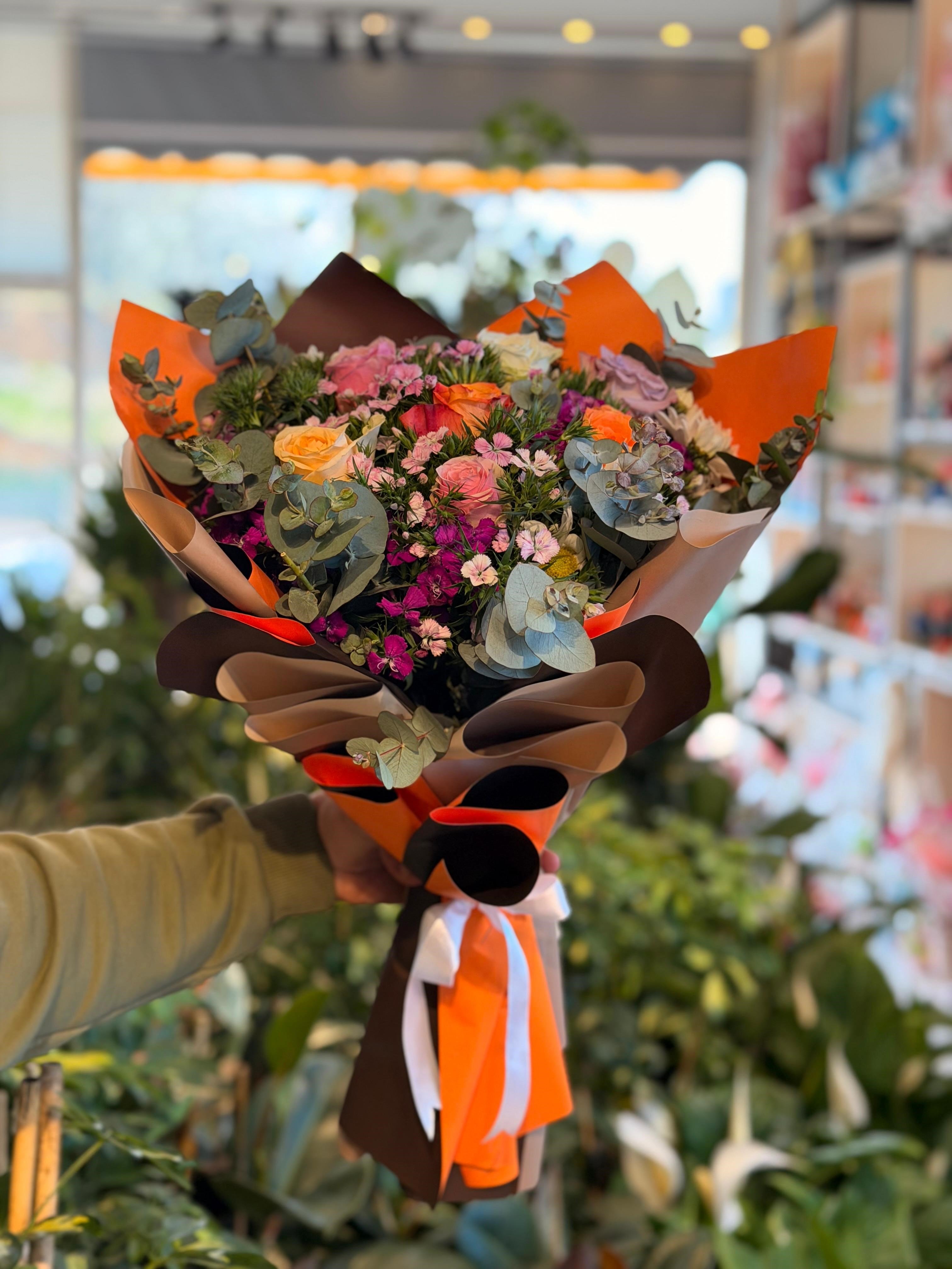 Mor Pembe Hüsnü Yusuf Renkli Gül Buketi