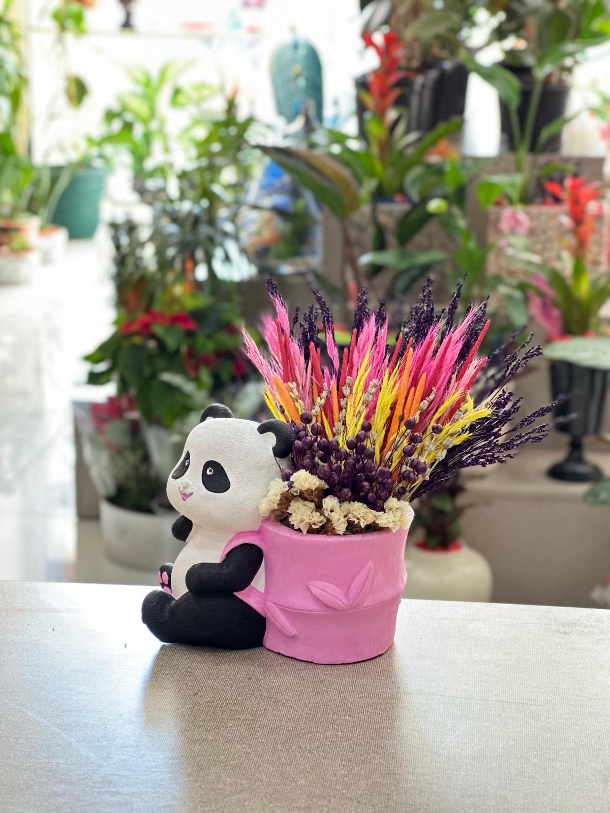 Pembe Çantalı Siyah Beyaz Panda Seramik Kuru Çiçek