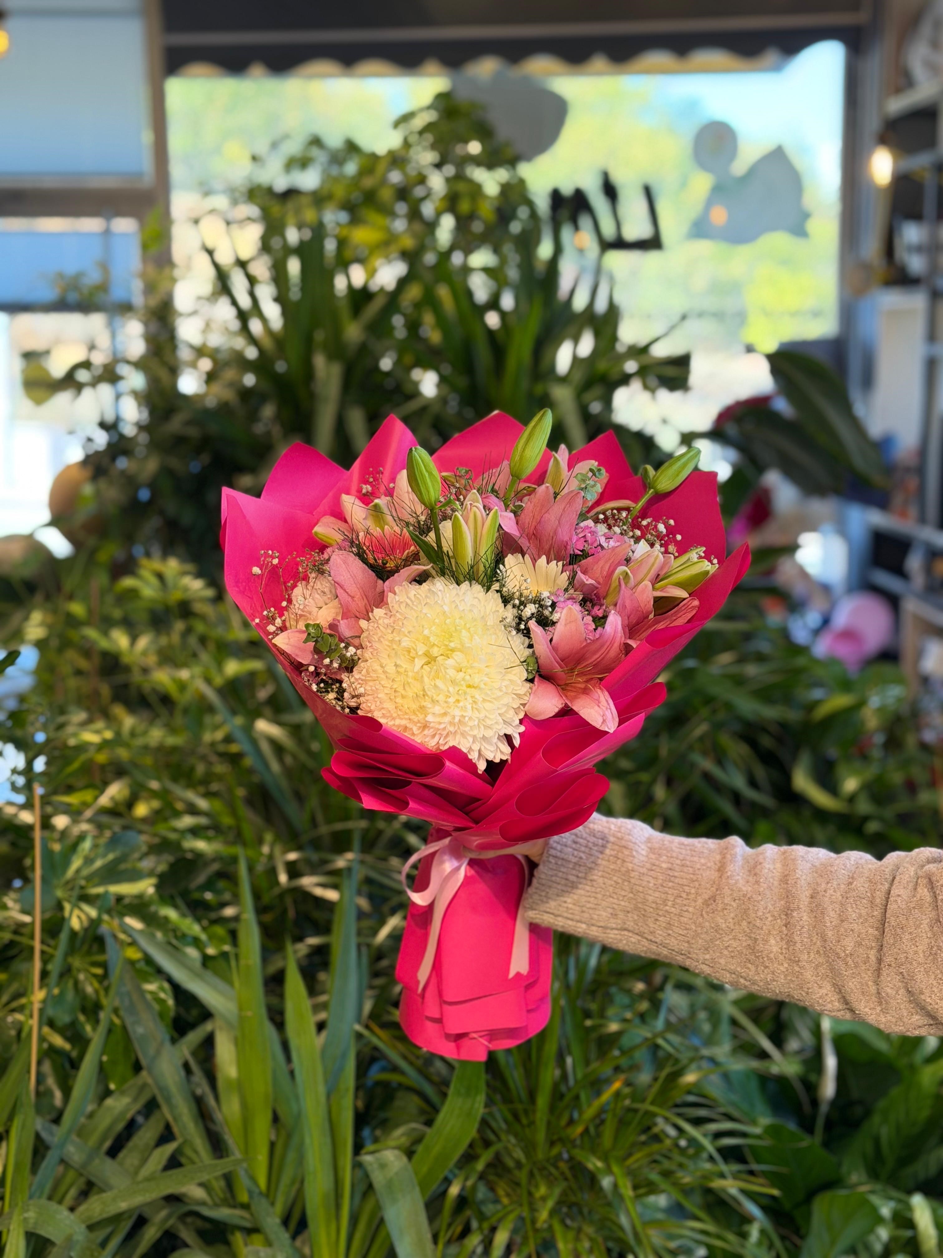 Pembe Lilyum Beyaz Krizantem Buketi