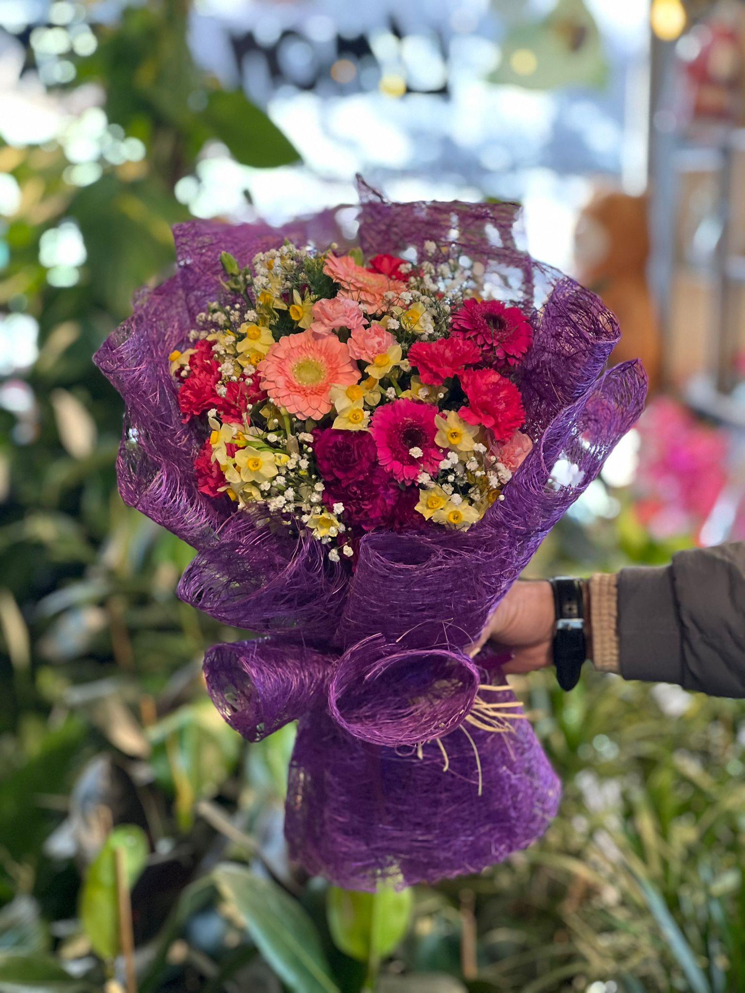 Renkli Karanfil Mini Gerbera Buketi 