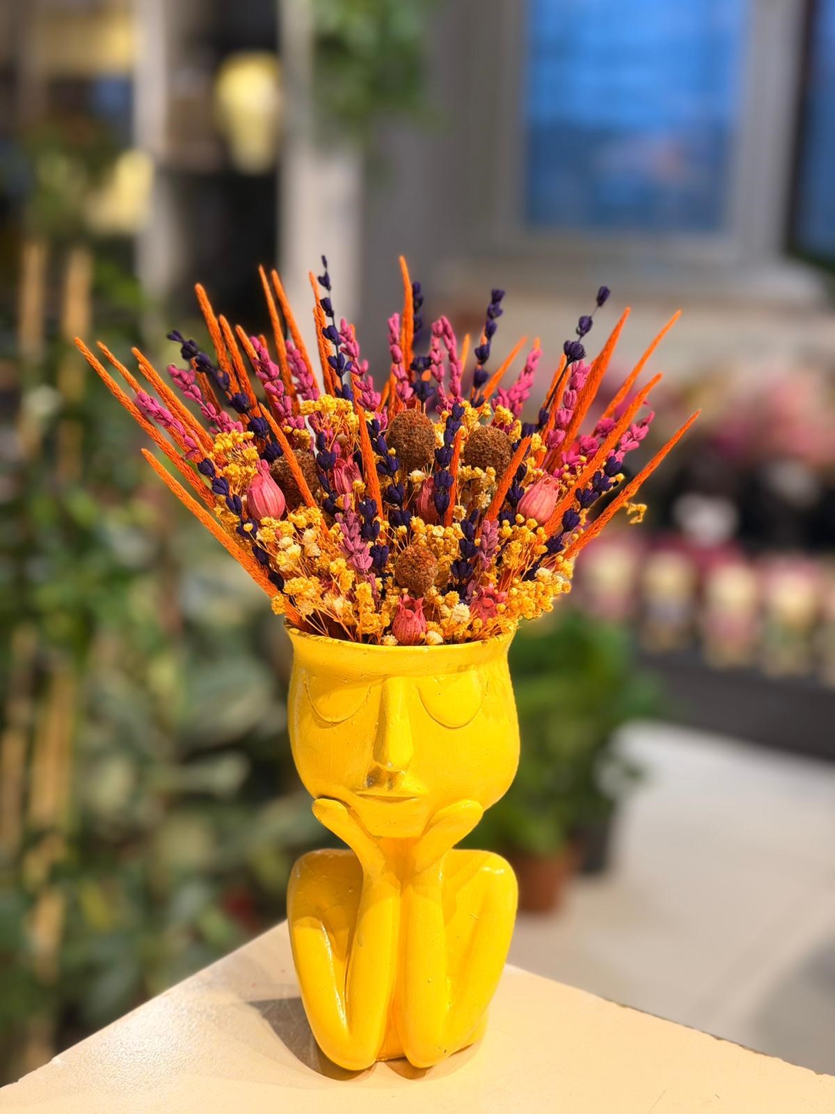 Sarı Düşünen Adam Seramik Kuru Çiçek