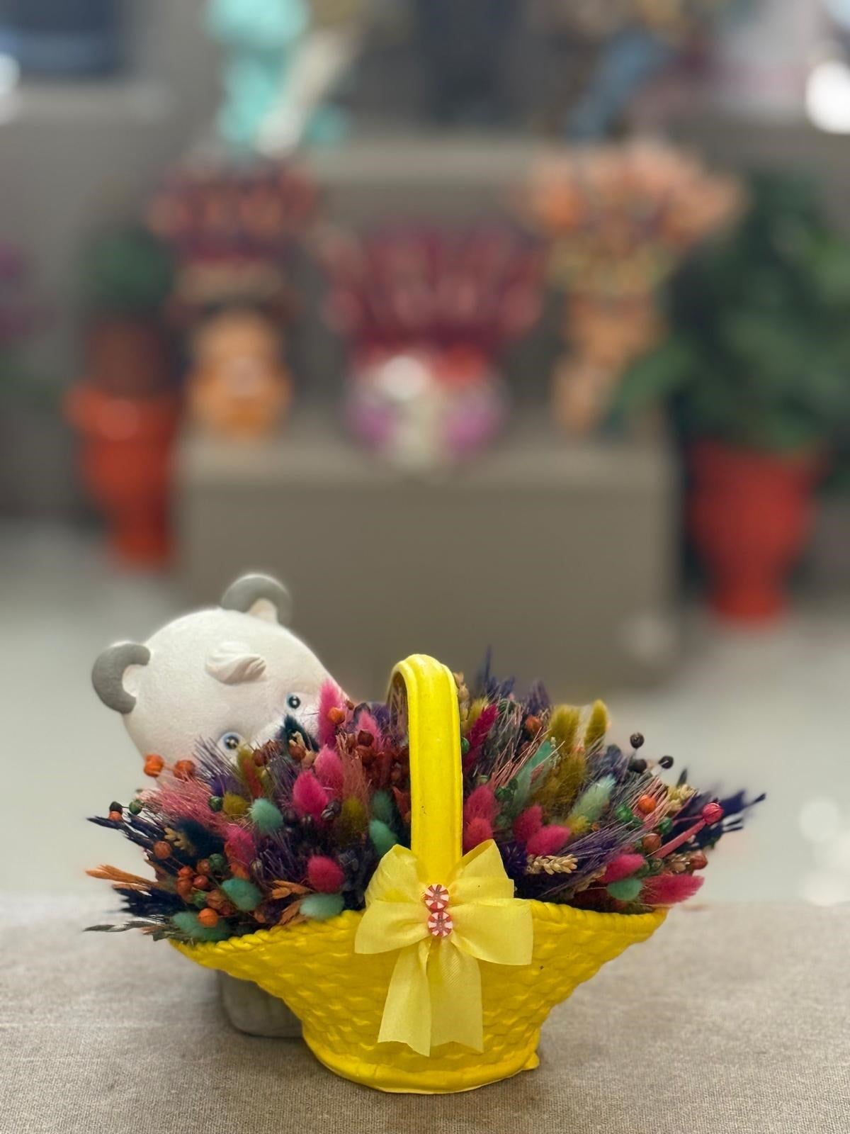 Sarı Sepetli Ayıcık Seramik Kuru Çiçek Sarı Kurdele