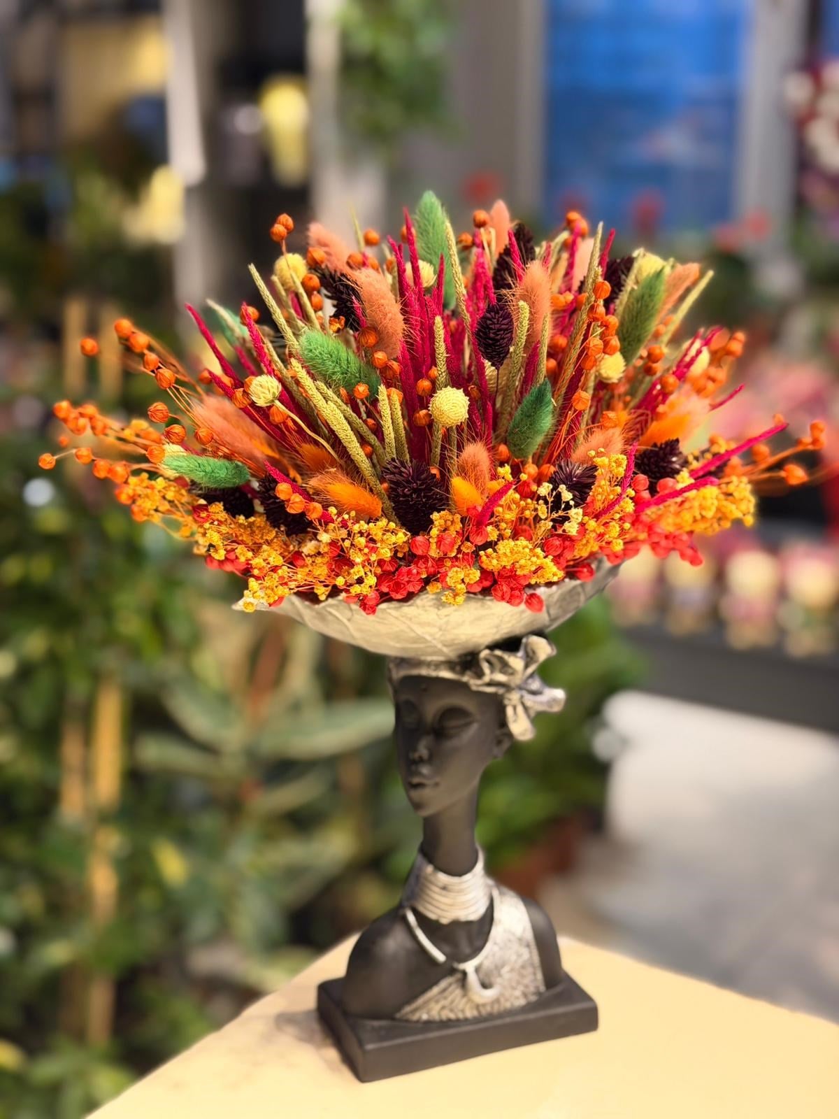 Siyah Arap Kızı Seramik Yeşil Kuru Çiçek Detaylı