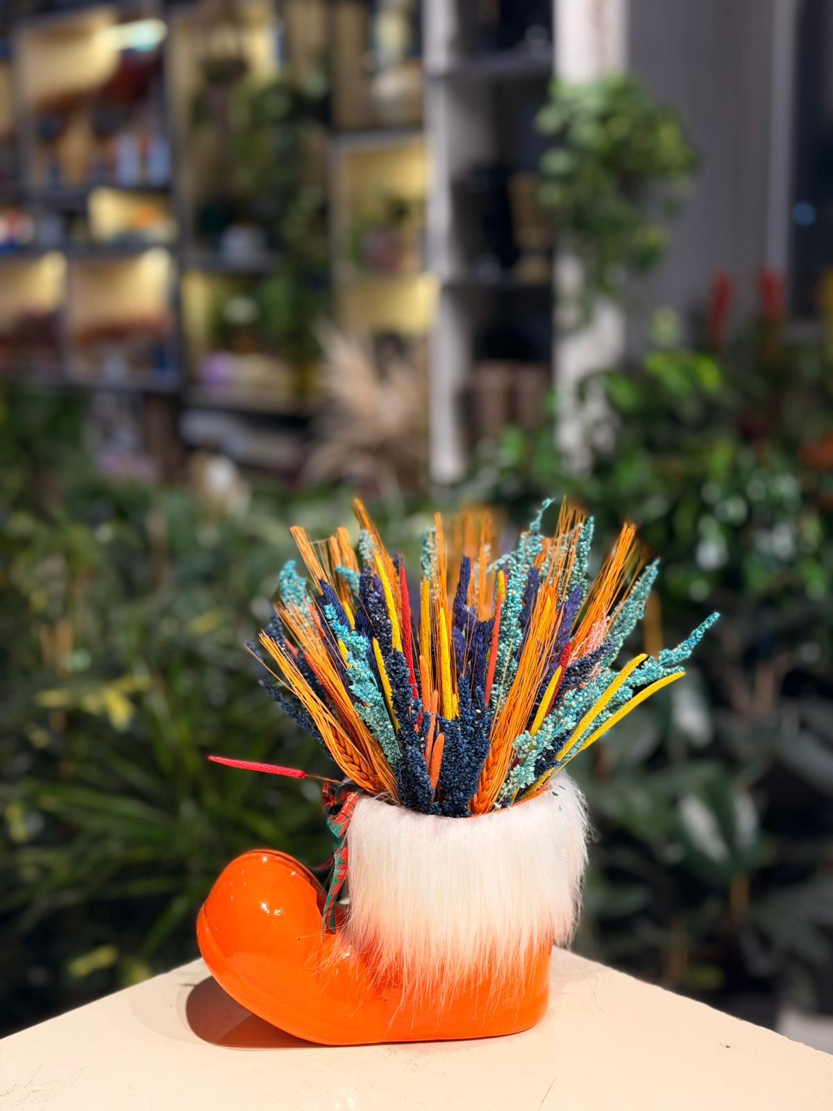 Turuncu Çizme Seramik Mavi Kuru Çiçek Detaylı