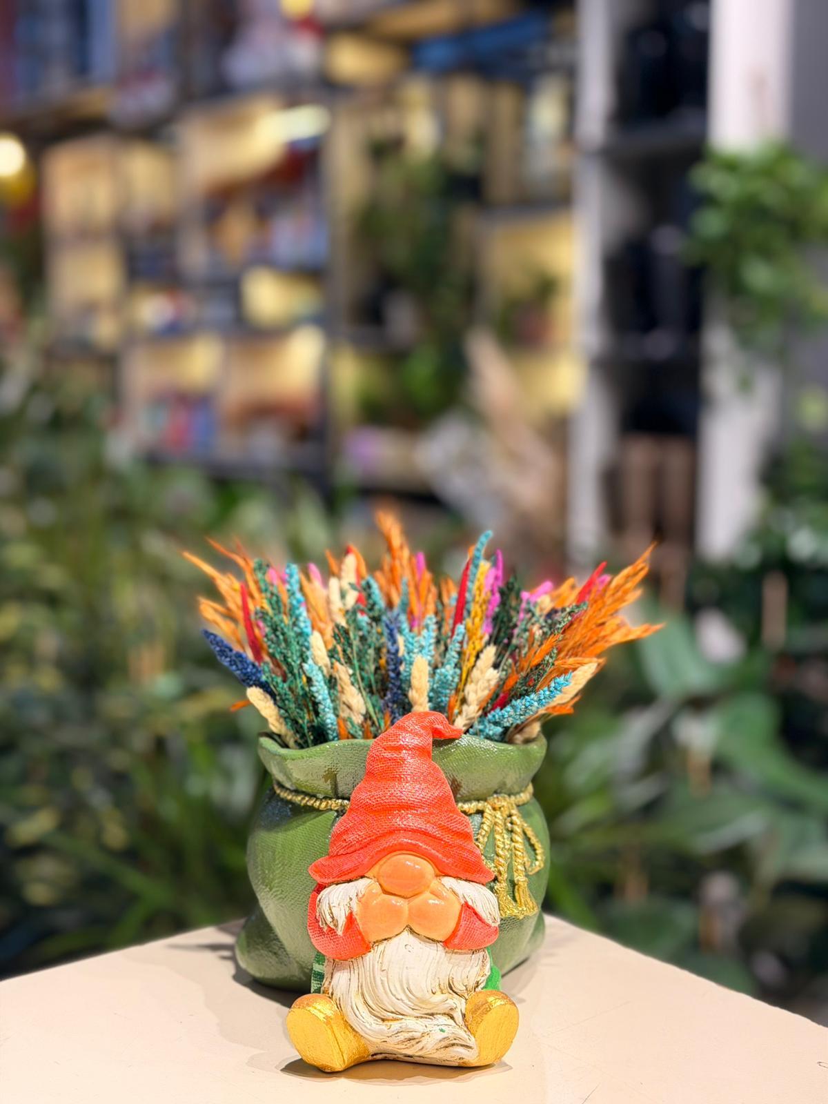 Turuncu Şapkalı Yeşil Cüce Seramik Kuru Çiçek