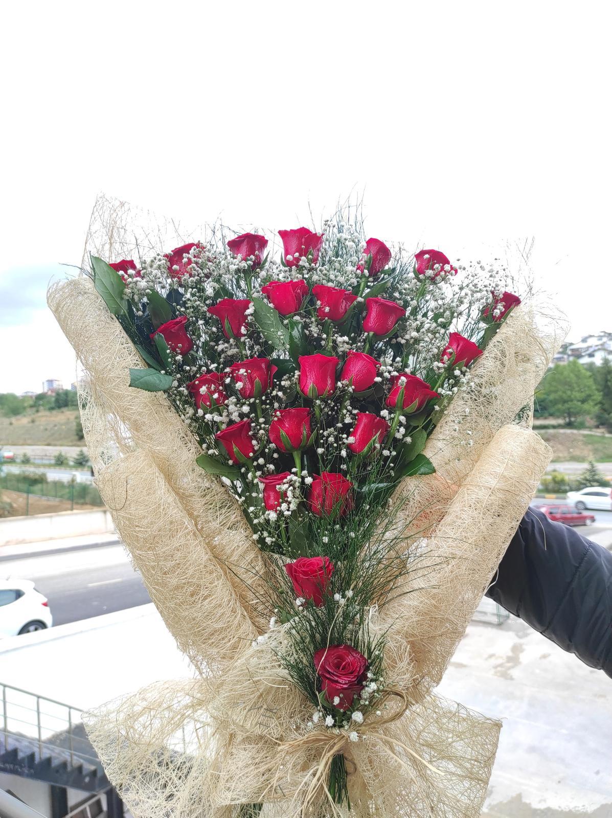 Yatay İthal Kırmızı Gül Buketi 24 Adet