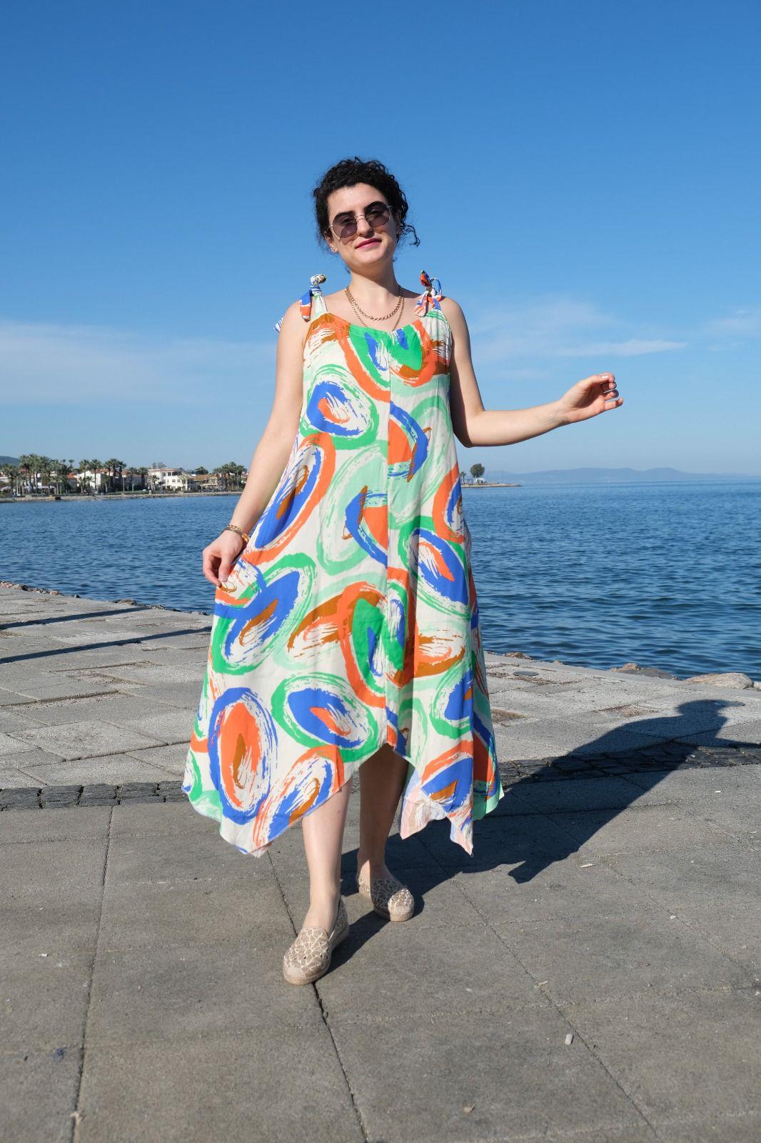 Askılı Asimetrik Kesim Dairesel Desen Elbise Krem