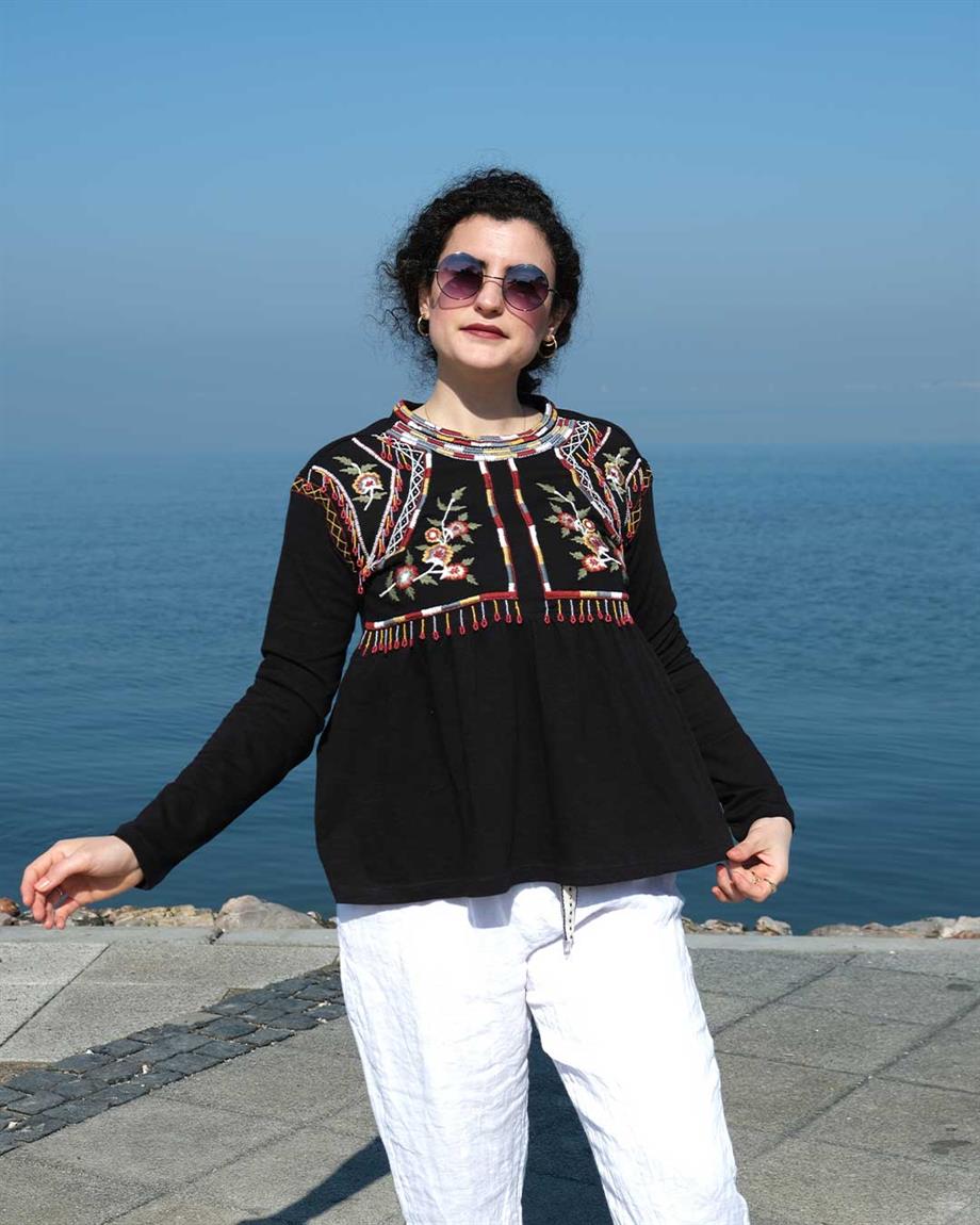Ham Pamuk Üzerine El İşlemesi Boncuk ve İşleme Detaylı Bluz Siyah