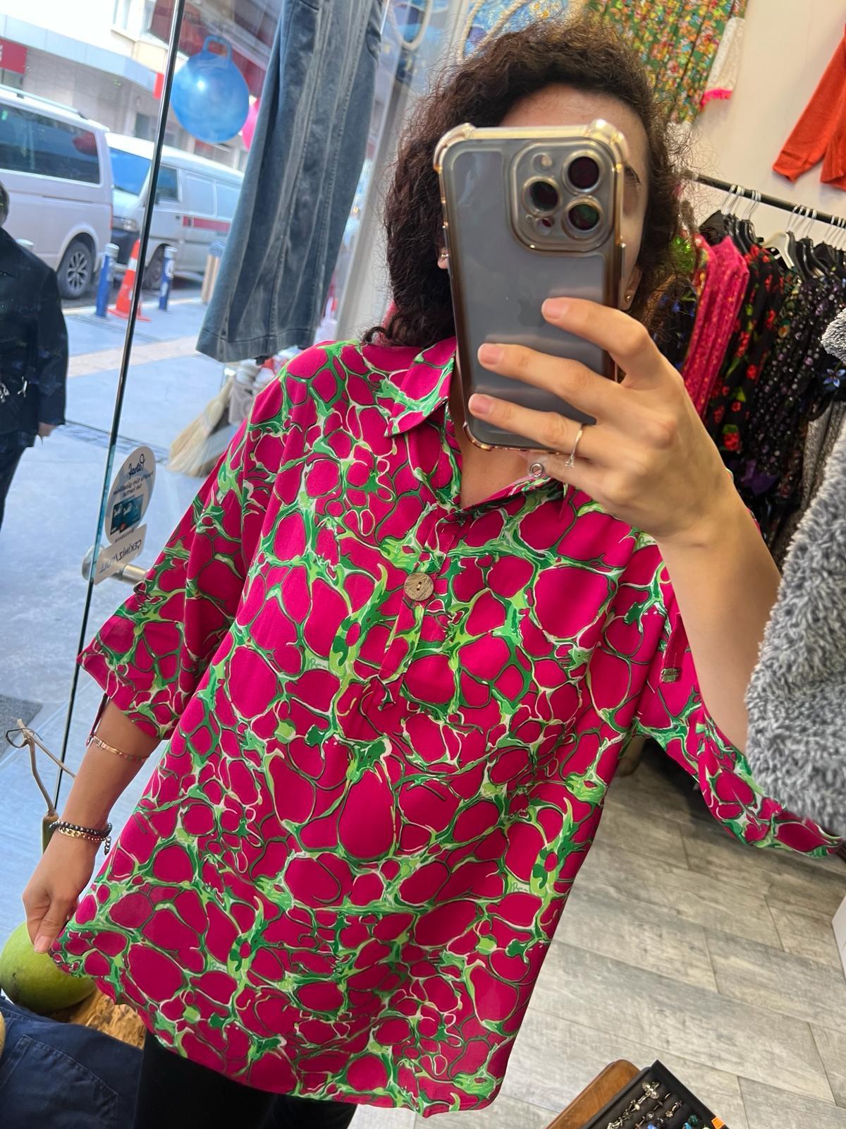 Önden Düğme Detaylı Dirsek Kol Gömlek Fuşya