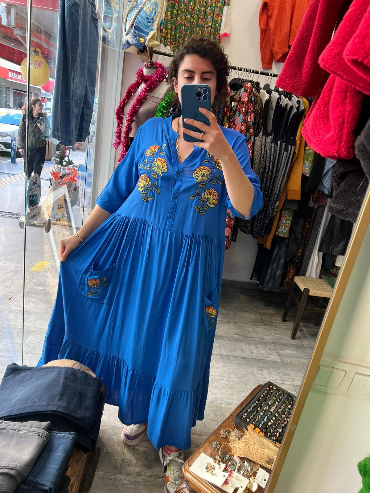 V Yaka Önden Cepli Uzun Elbise Mavi