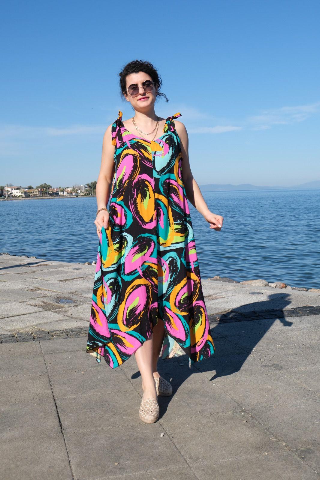 Askılı Asimetrik Kesim Dairesel Desen Elbise Siyah