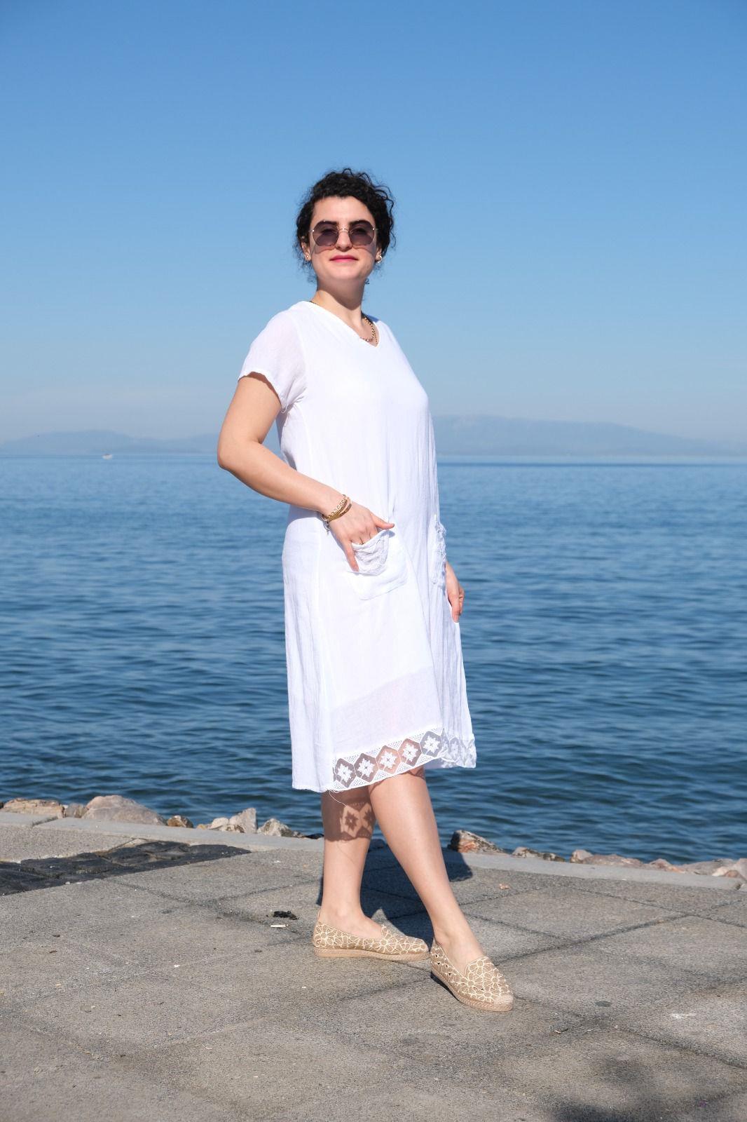 Etek Ucu Motif Detaylı V Yaka Ham Pamuk Elbise Beyaz