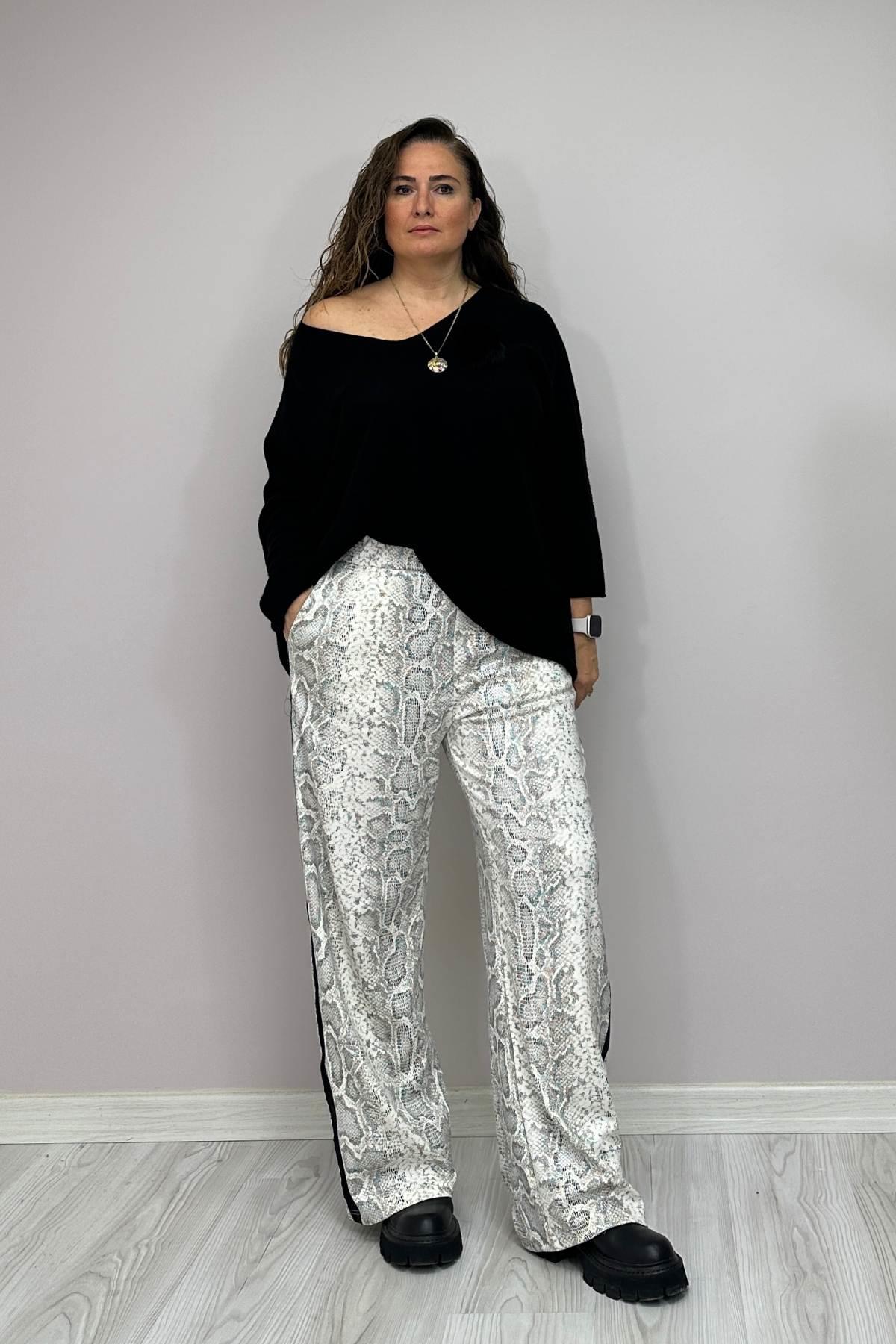  Yan Siyah Şeritli Kendinden Desenli Pantalon -Beyaz