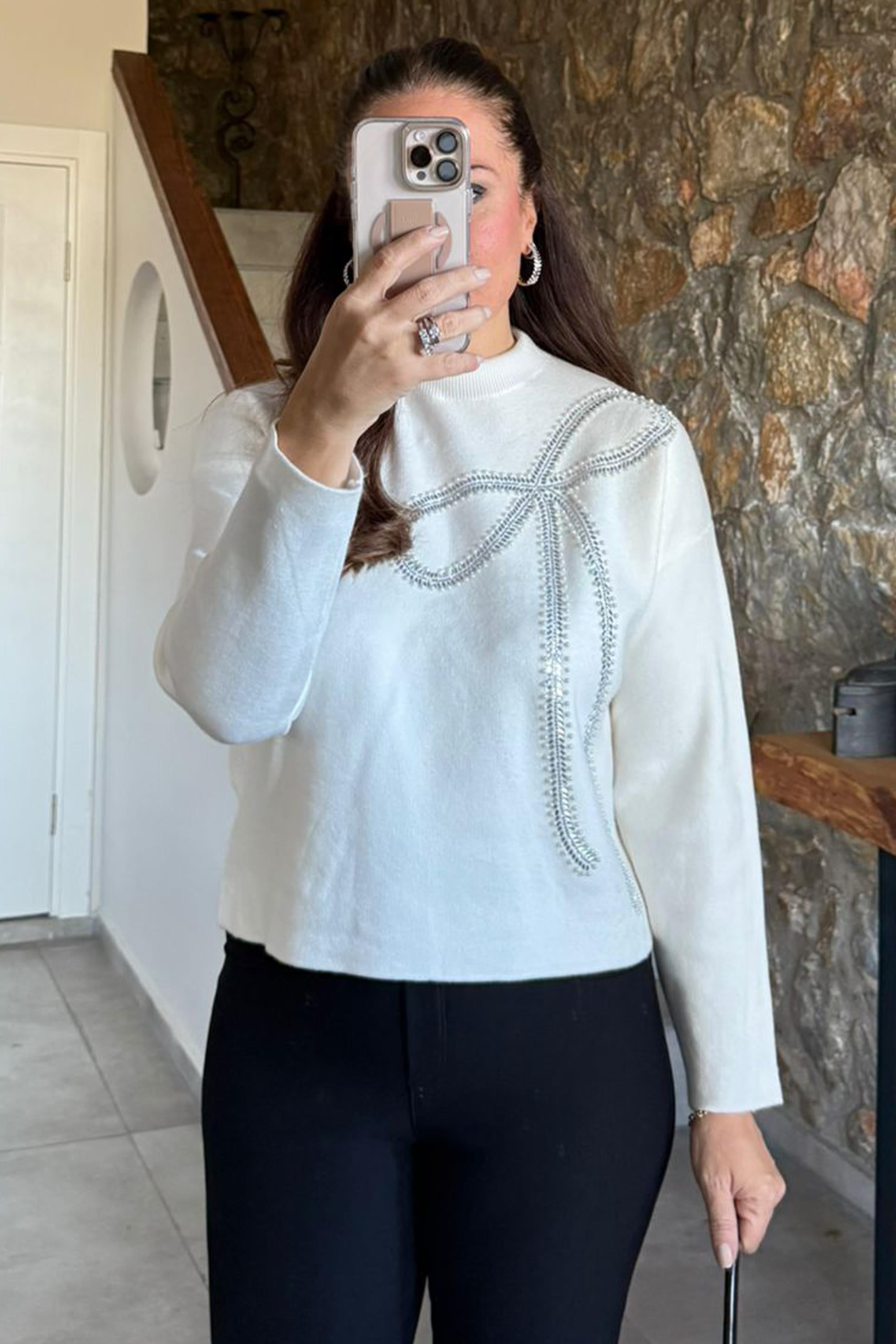 Fiyonk Desen Triko Kazak Beyaz